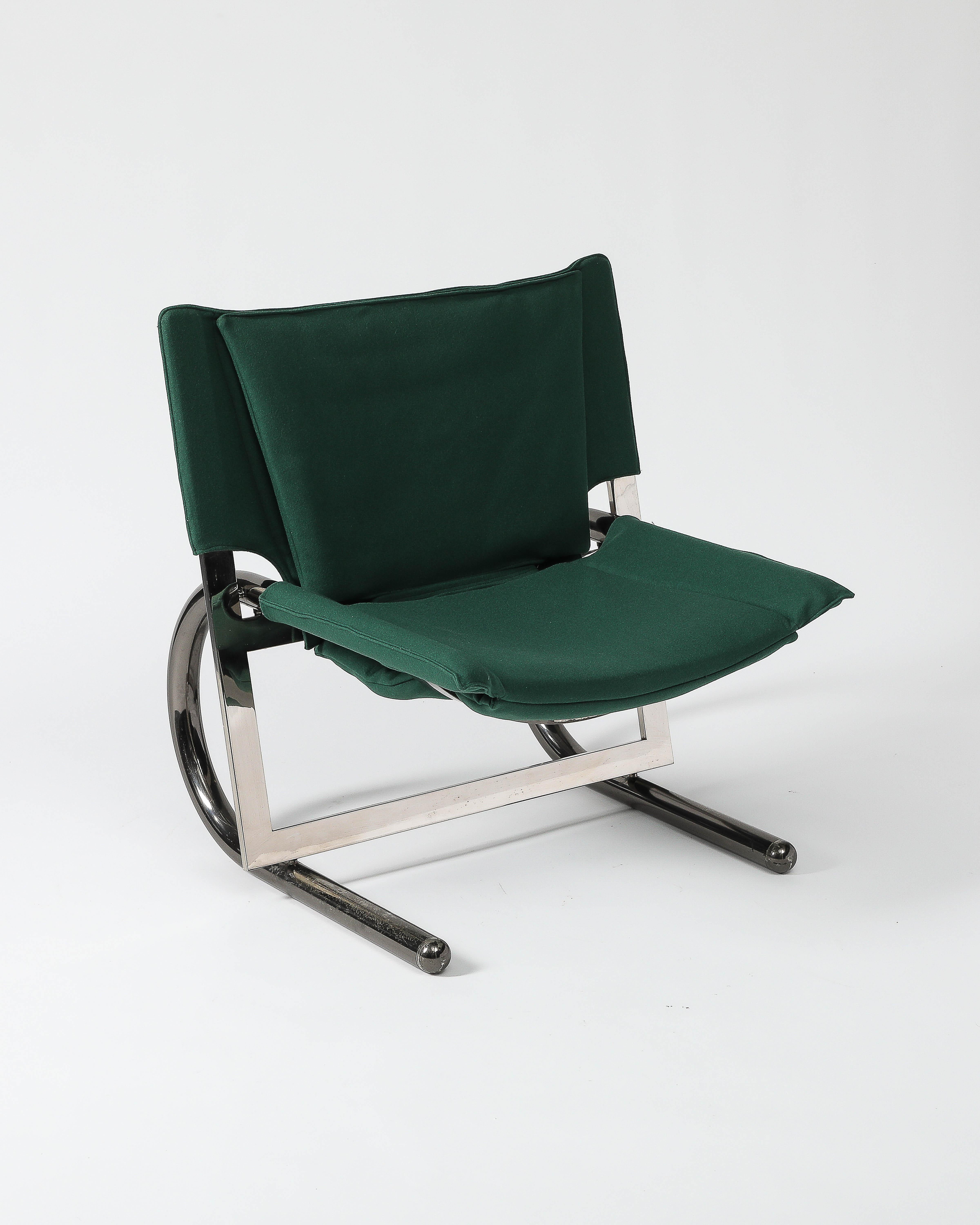 Sillón curvo tapizado con estructura cromada, Italia, c. 1970 Tapicería en venta