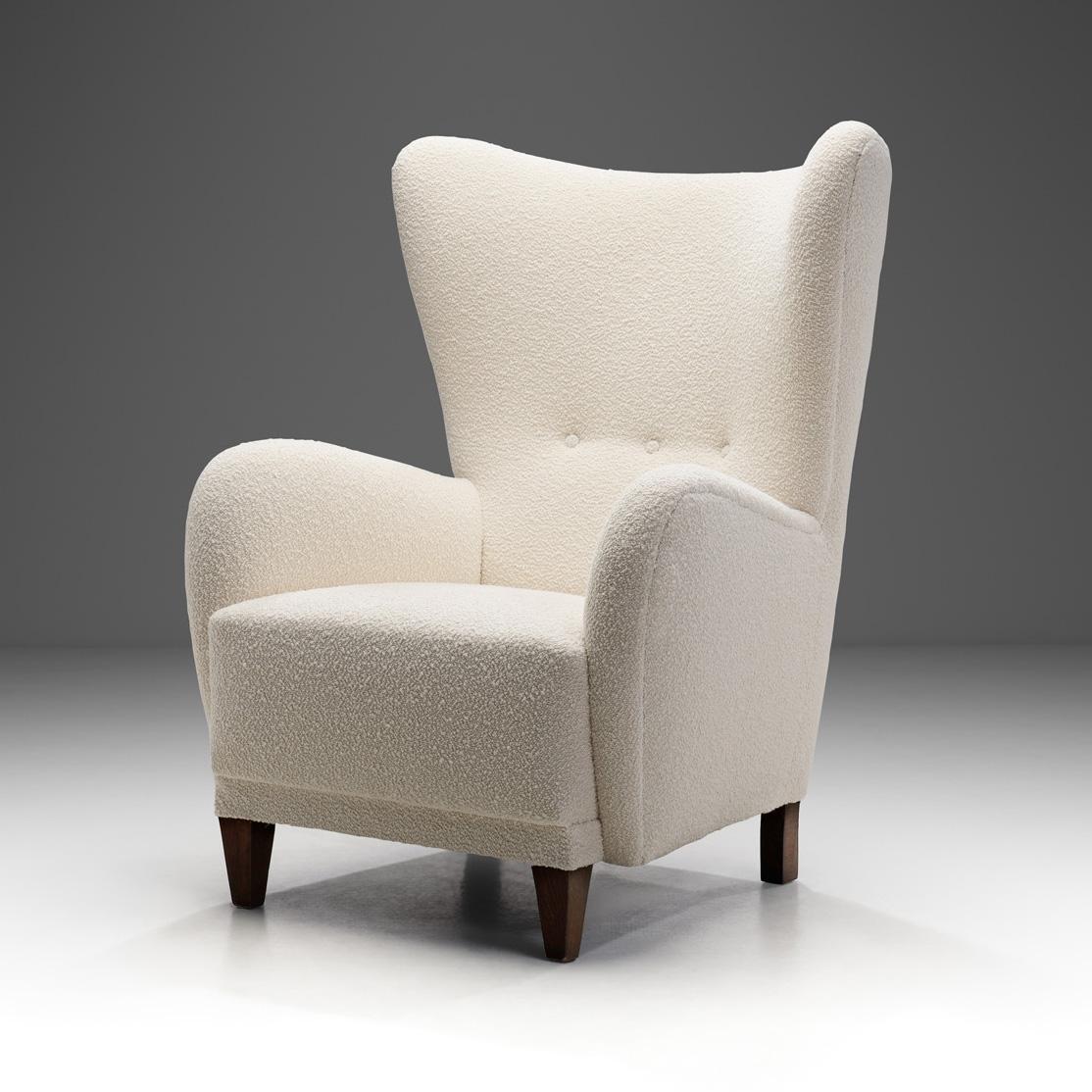 Il design danese è emerso come un importante contributo alla filosofia del design scandinavo: molti dei designer più noti della metà del XX secolo provengono dalla Danimarca. Il mondo naturale è rimasto un'influenza significativa nel design