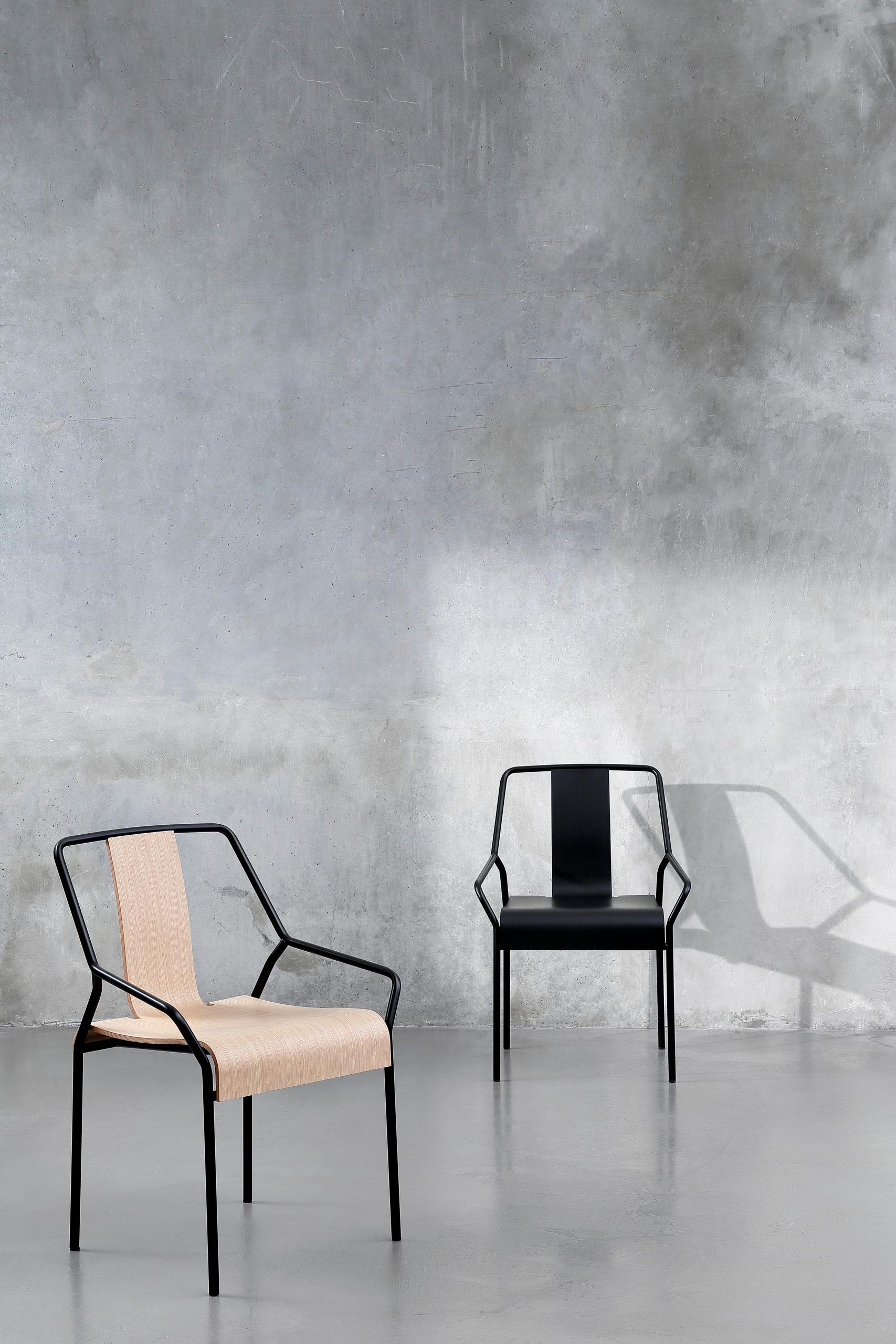Upholstered Dao Chair by Shin Azumi For Sale 1