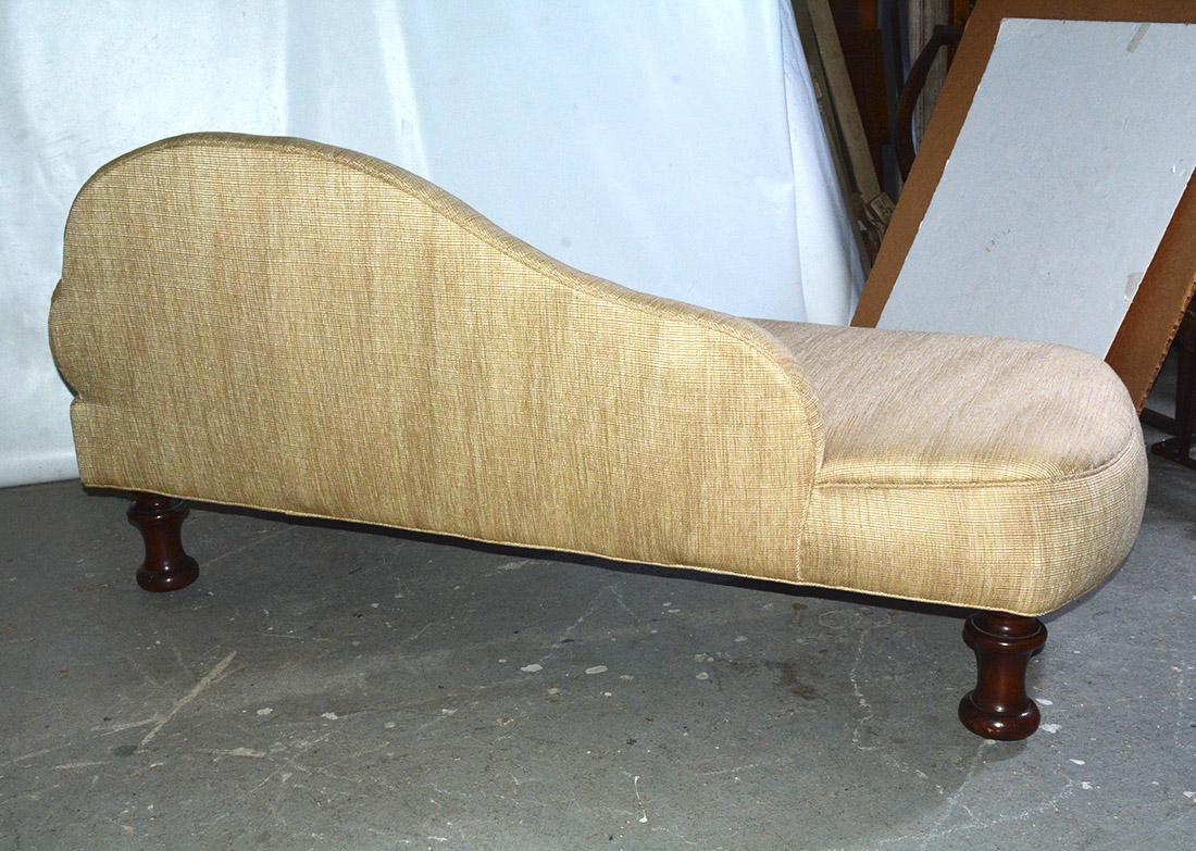 Late Victorian Upholstered Daybed Chaise Longues For Sale