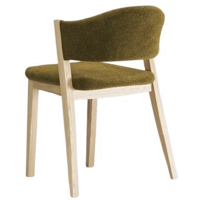 Gepolsterter Esszimmerstuhl mit Holzgestell (Moderne) im Angebot