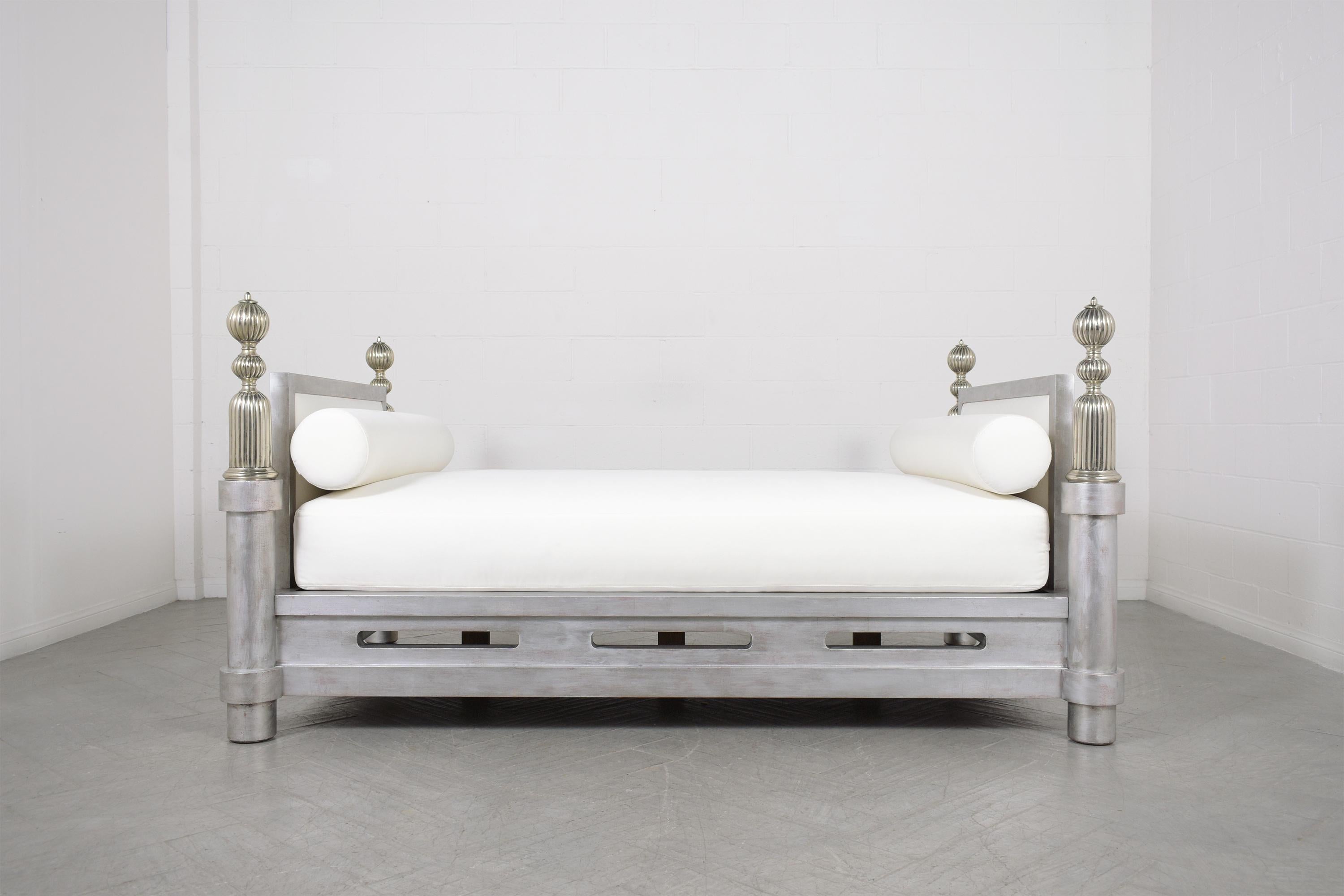 Italian Hand-Crafted Regency-Style Daybed: Vintage Elegance & Contemporary Aesthetics For Sale