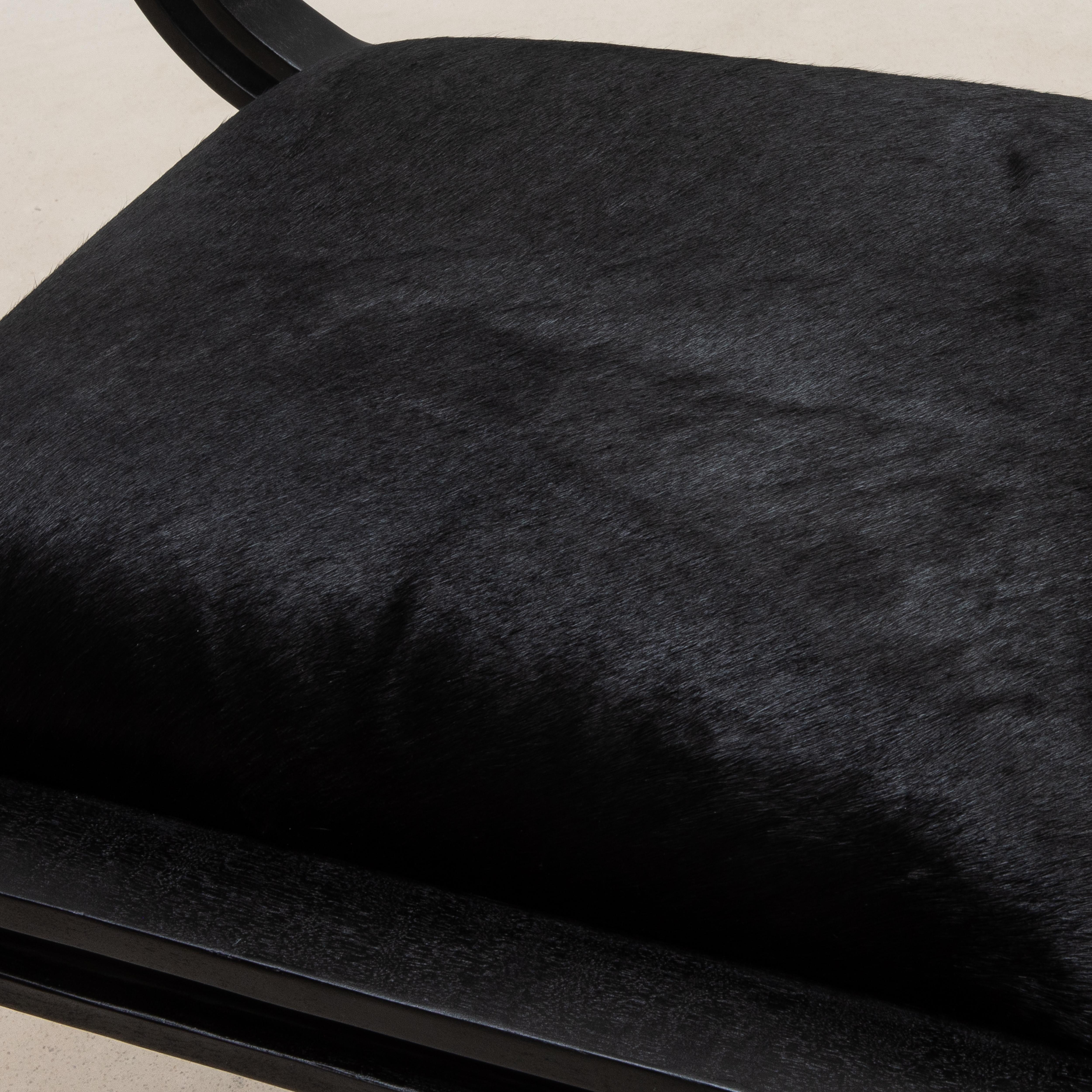 Sedia imbottita Hide Chair in Black Oak di R&Y Augousti in vendita 4