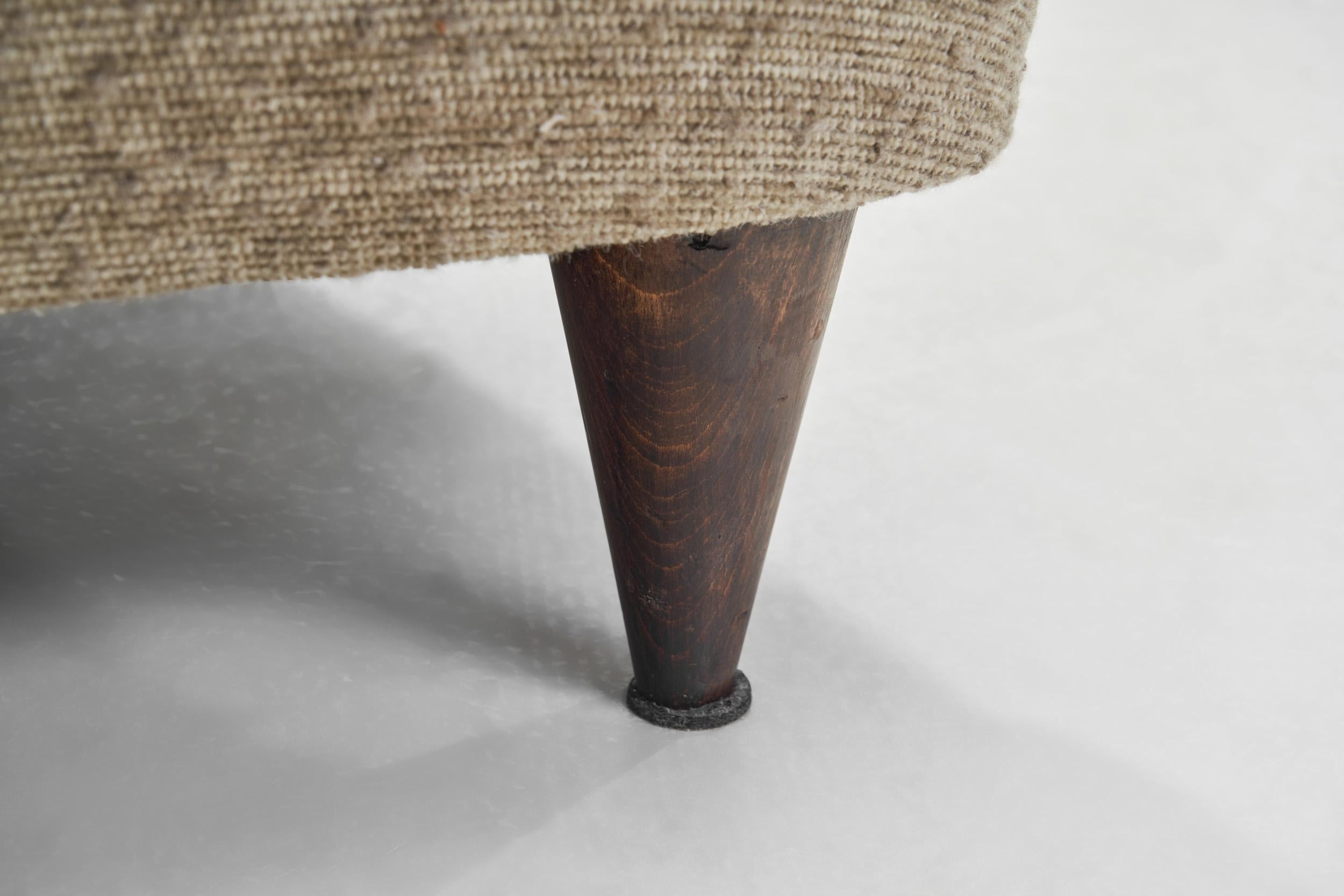 Upholstered Italian Mid-Century Armchair, Italy 20th Century For Sale 7