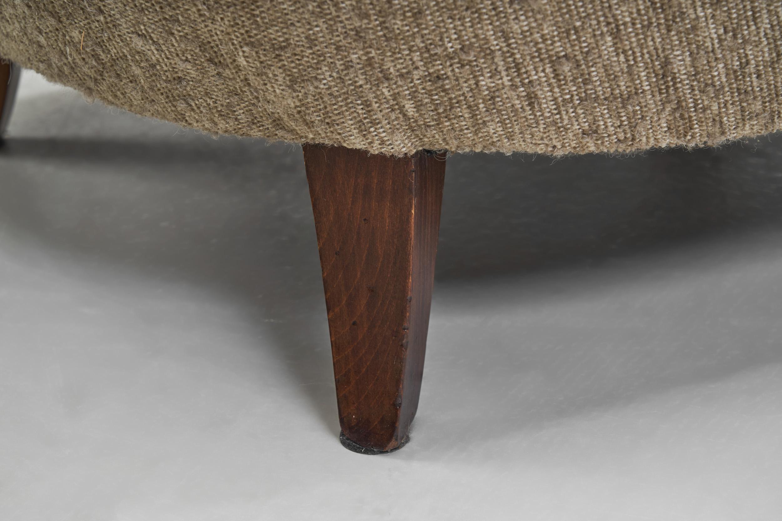 Upholstered Italian Mid-Century Armchair, Italy 20th Century For Sale 8
