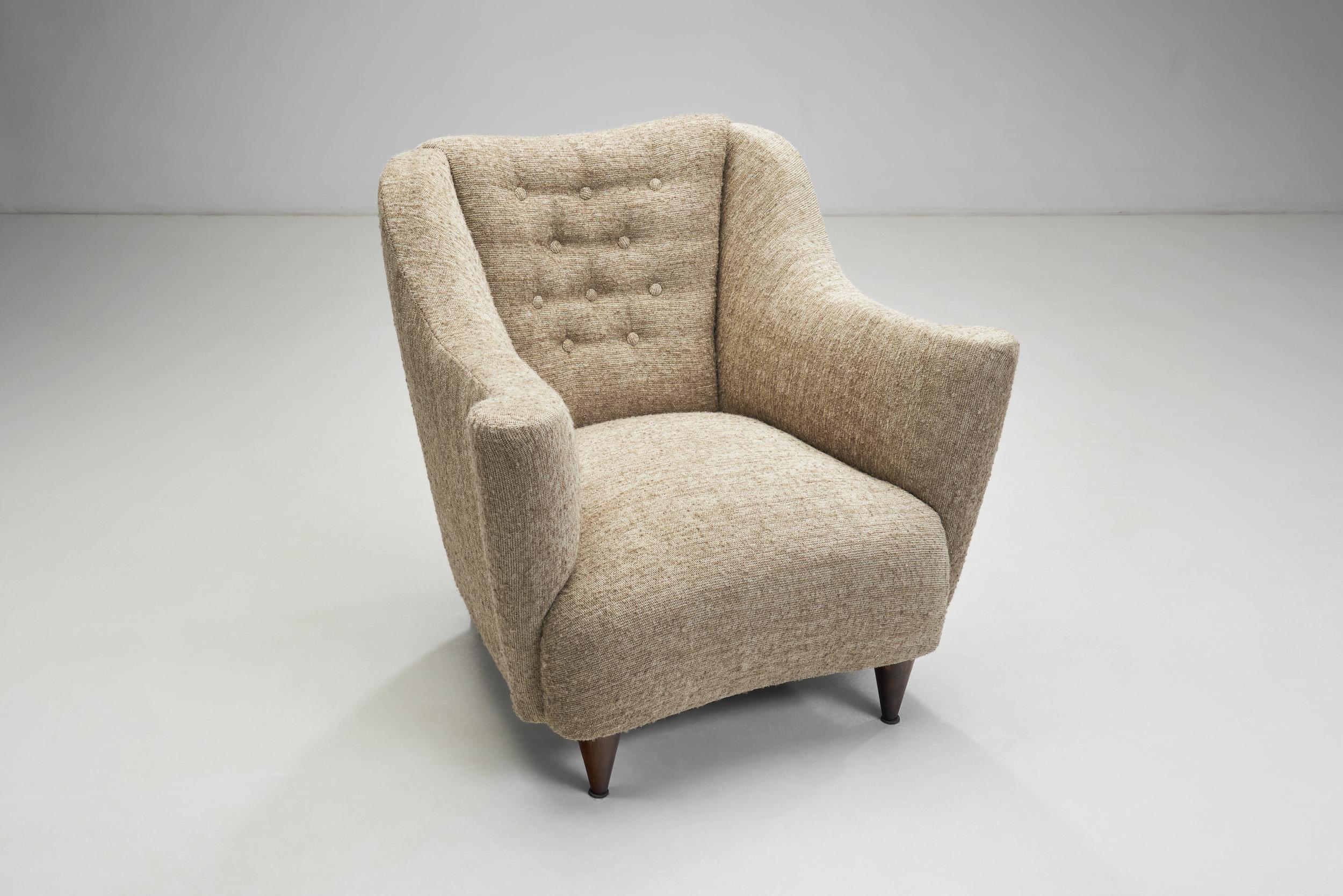 Upholstered Italian Mid-Century Armchair, Italy 20th Century For Sale 1
