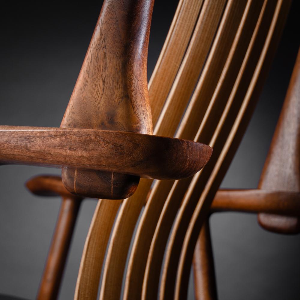 Fait main Chaise à bascule Kenebec tapissée avec lattes flexibles d'Erickson Woodworking en vente