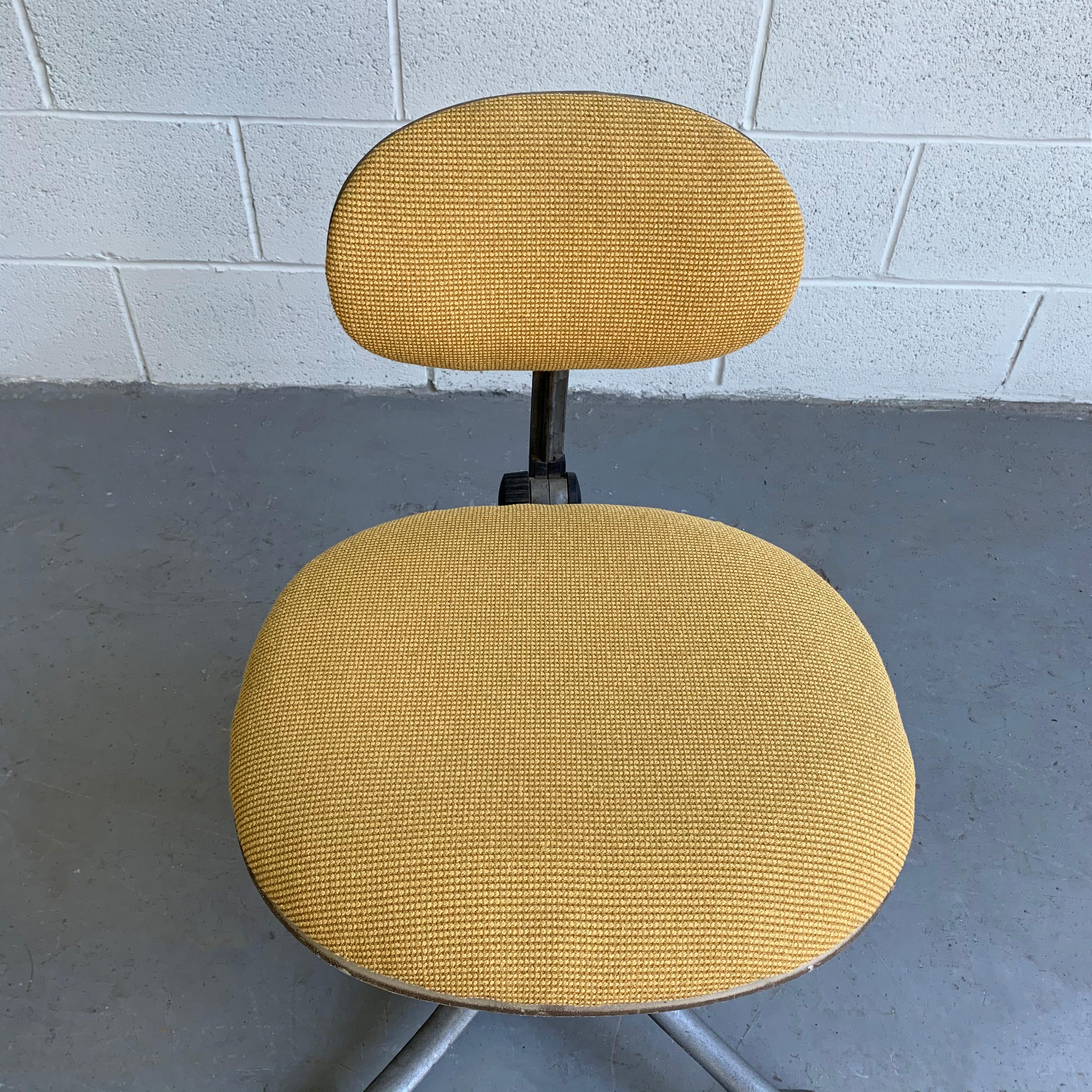 Upholstered Kevi Office Chair by Jorgen Rasmussen for Knoll In Good Condition In Brooklyn, NY