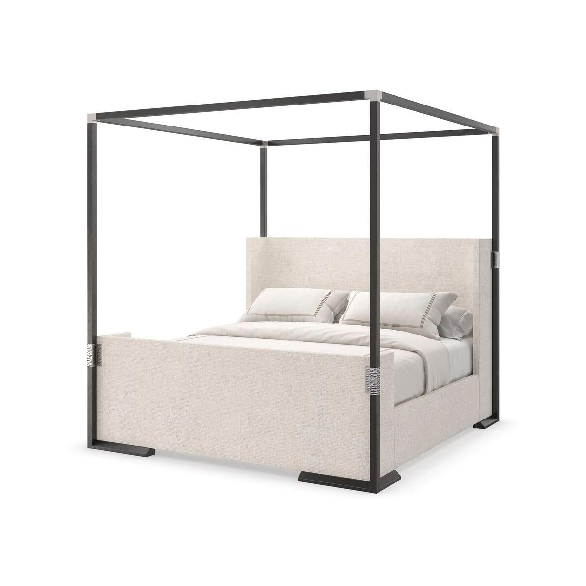 Gepolstertes minimalistisches King Size-Bett (Stoff) im Angebot