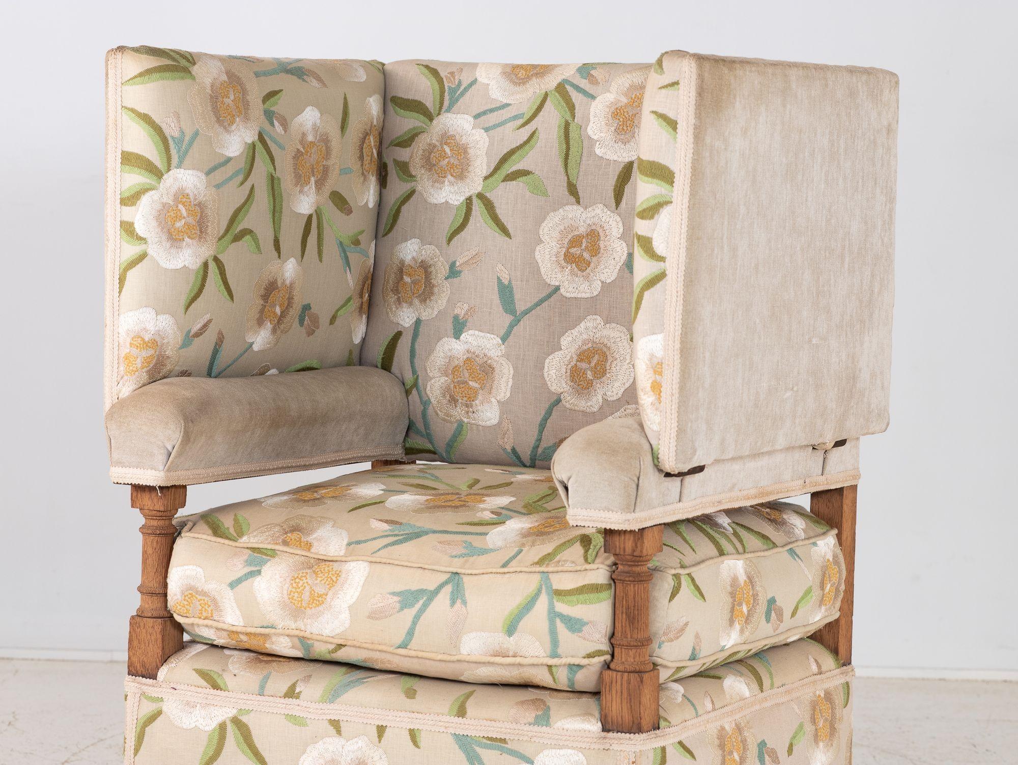 Poltrona imbottita in stile Knowle, Inghilterra Inizio XX secolo. in vendita 8