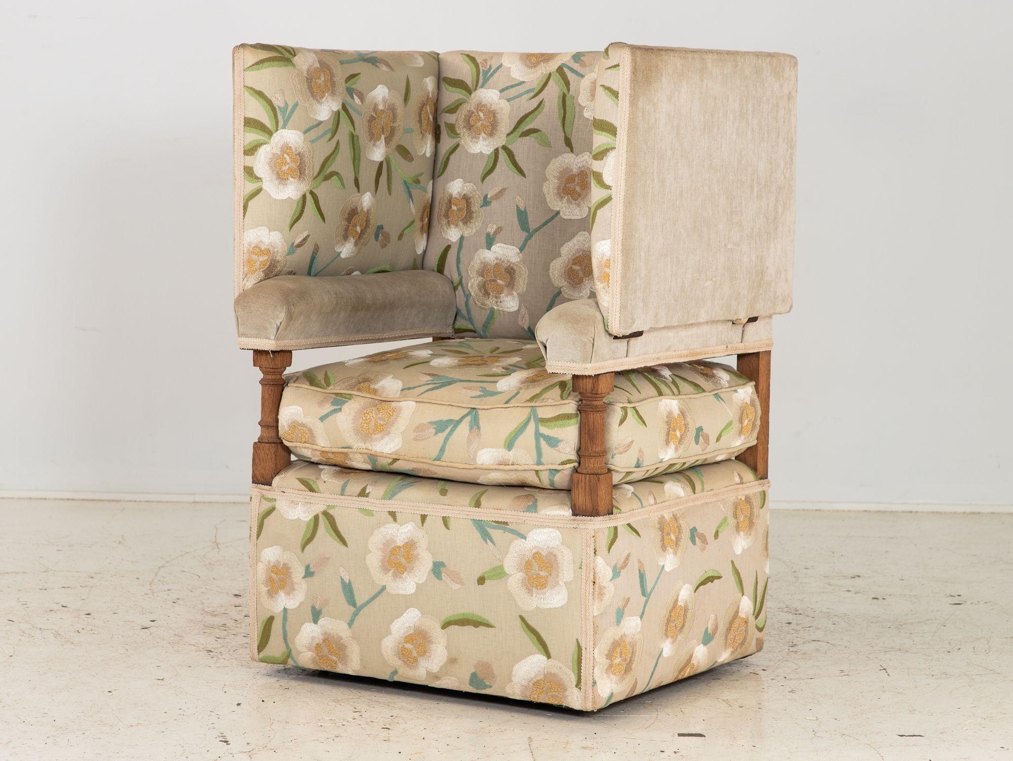 Poltrona imbottita in stile Knowle, Inghilterra Inizio XX secolo. in vendita 12