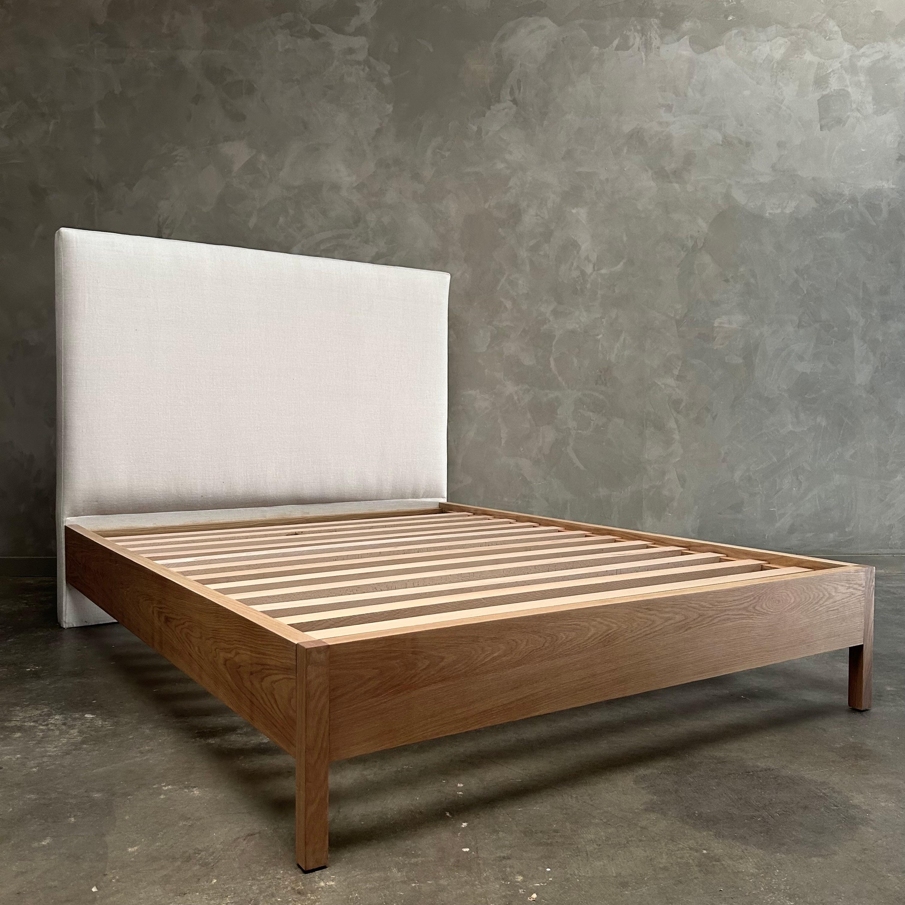 Upholstered Linen and Solid Oak Platform Bed in Queen Size 2