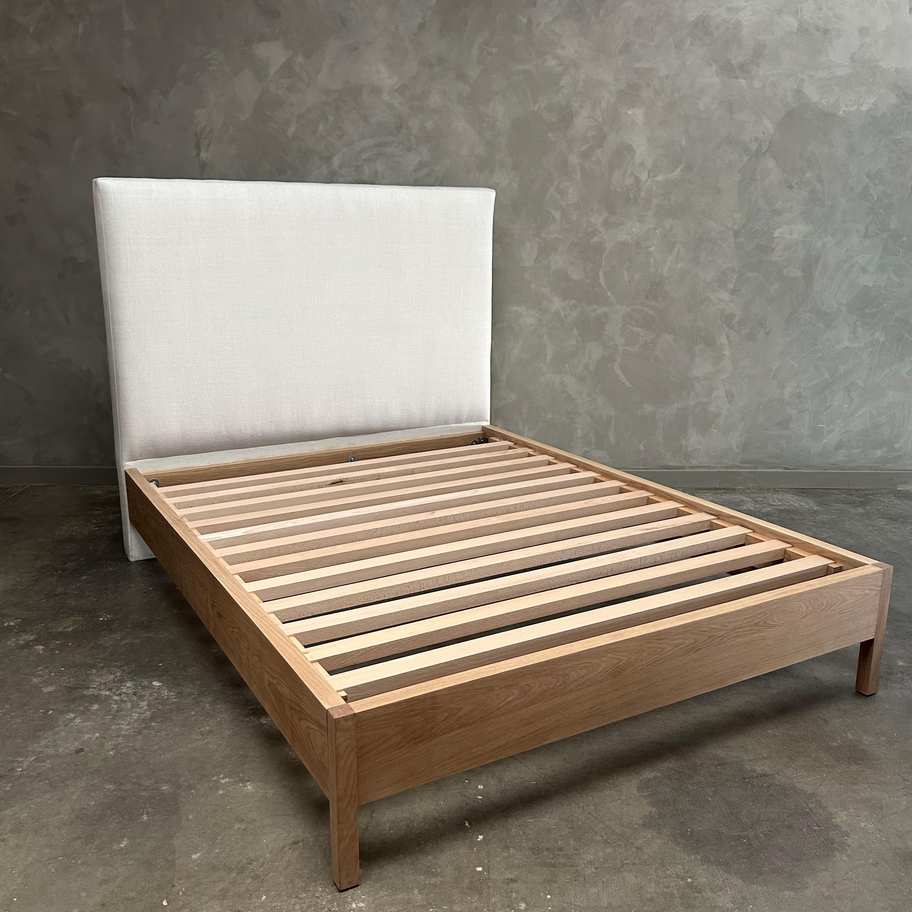 Upholstered Linen and Solid Oak Platform Bed in Queen Size 3