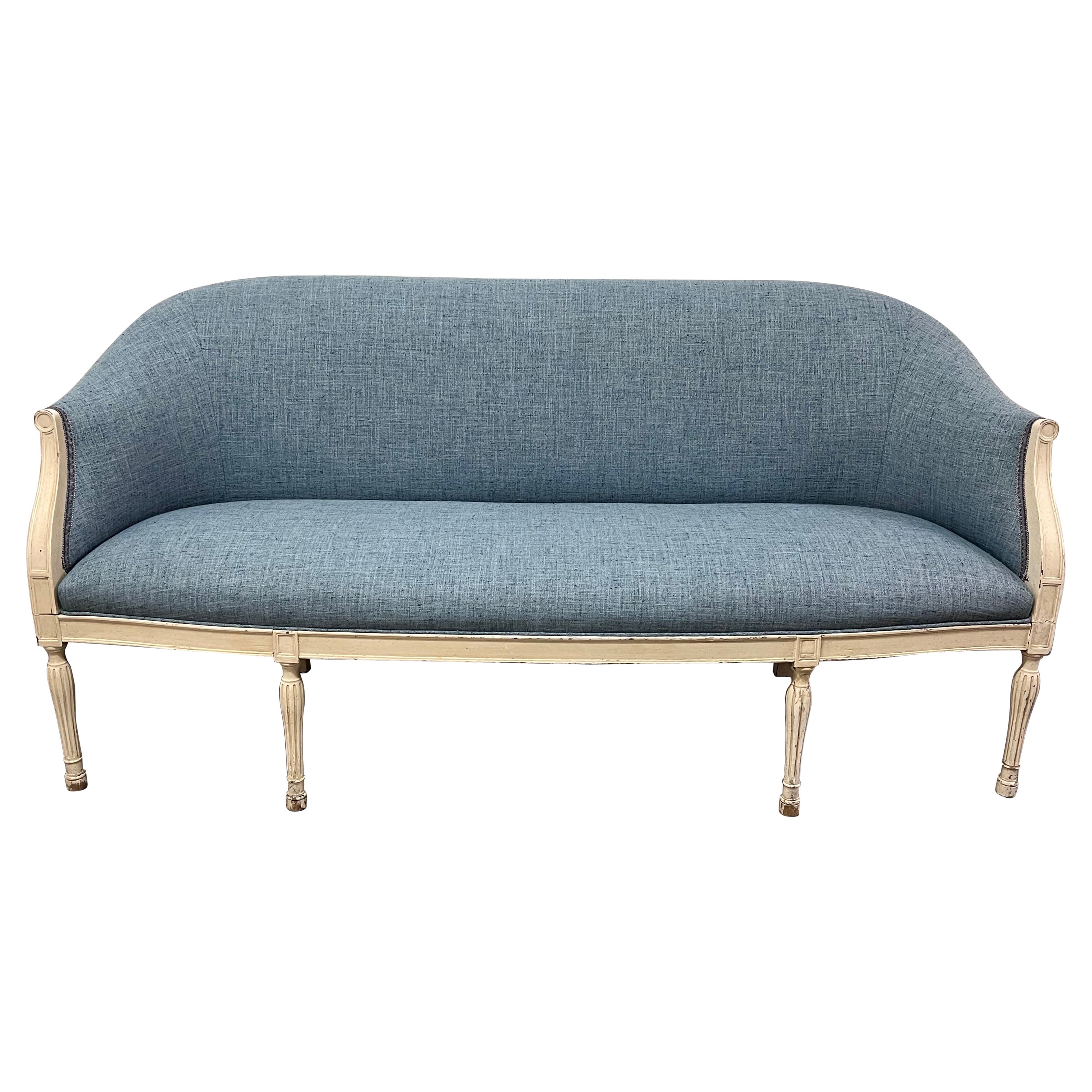 Gepolstertes Sofa mit patiniertem Holzrahmen im Louis-XVI.-Stil (Louis XVI.)