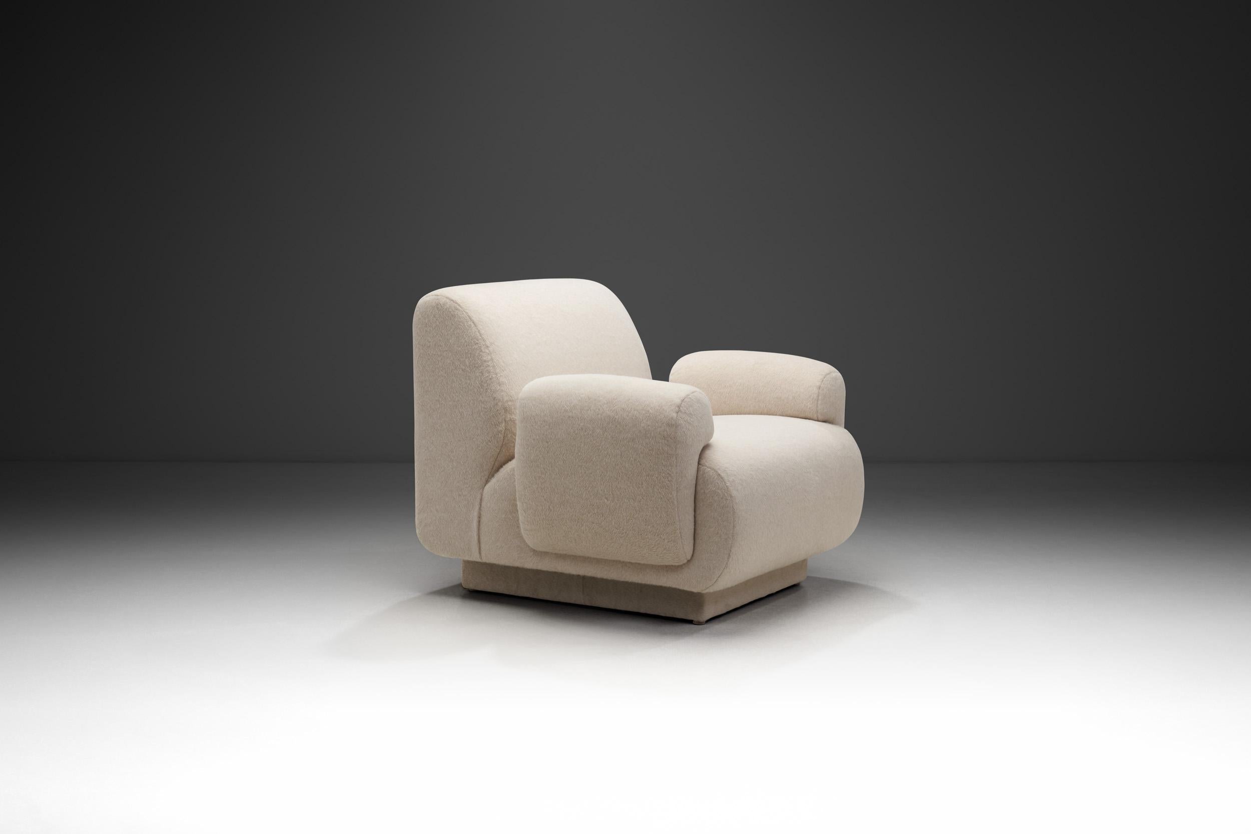 VEB Möbelindustrie Oelsa-Rabenau, a notable manufacturer from the former German Democratic Republic (DDR), has been revered for producing high-quality, functional, and durable furniture, leaving a remarkable and defining look to their items. The