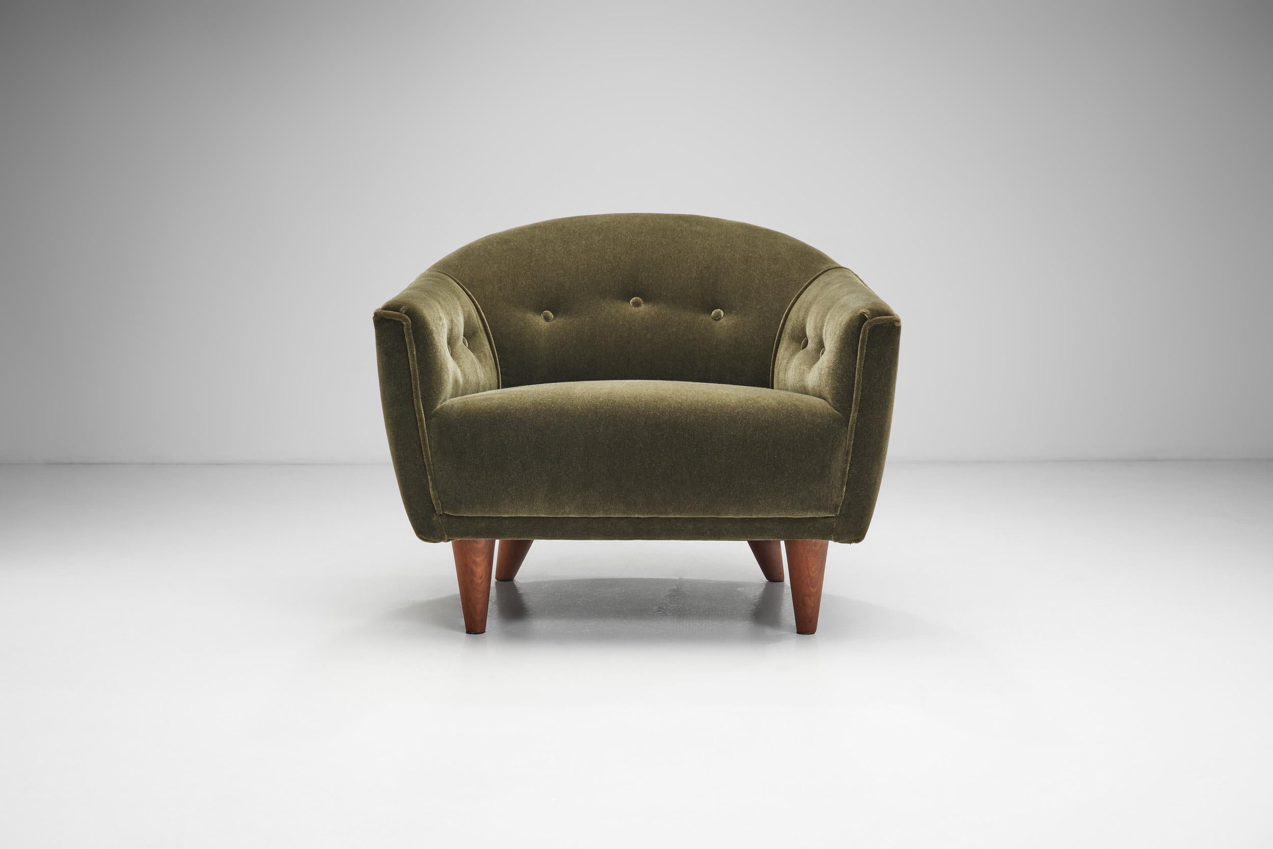 Upholstered Lounge Chairs in Oil Green Velvet, Europe ca 1950s For Sale 9