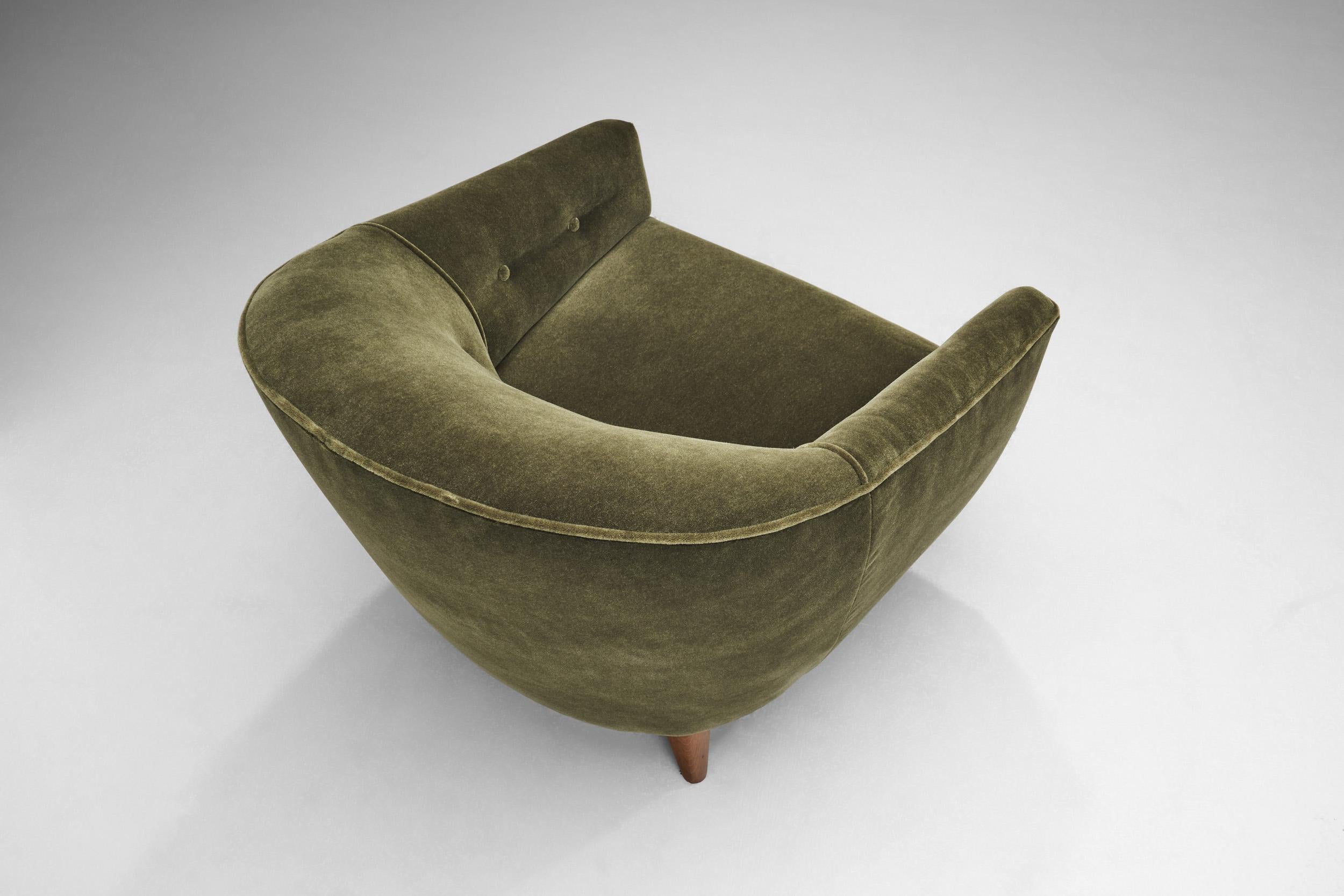 Mid-20th Century Upholstered Lounge Chairs in Oil Green Velvet, Europe ca 1950s For Sale