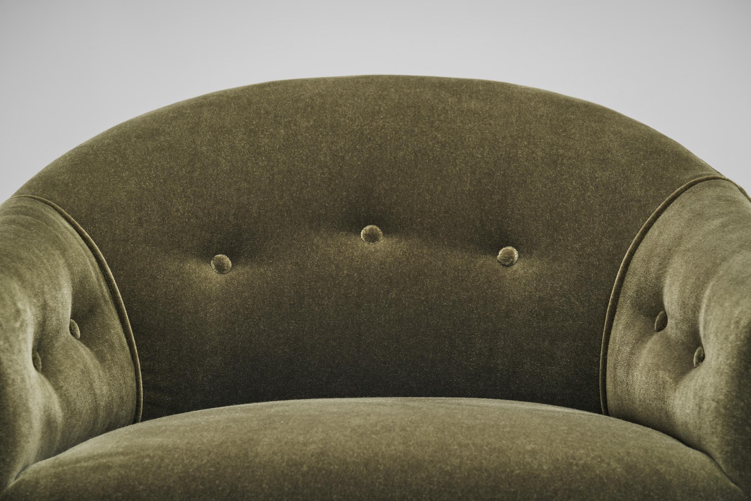 Upholstered Lounge Chairs in Oil Green Velvet, Europe ca 1950s For Sale 3