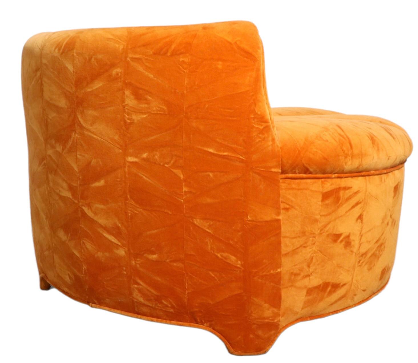 American Upholstered Lounge Slipper Boudoir Chair in the Style of Billy Baldwin For Sale