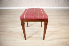 Sgabello imbottito in mogano del XX secolo