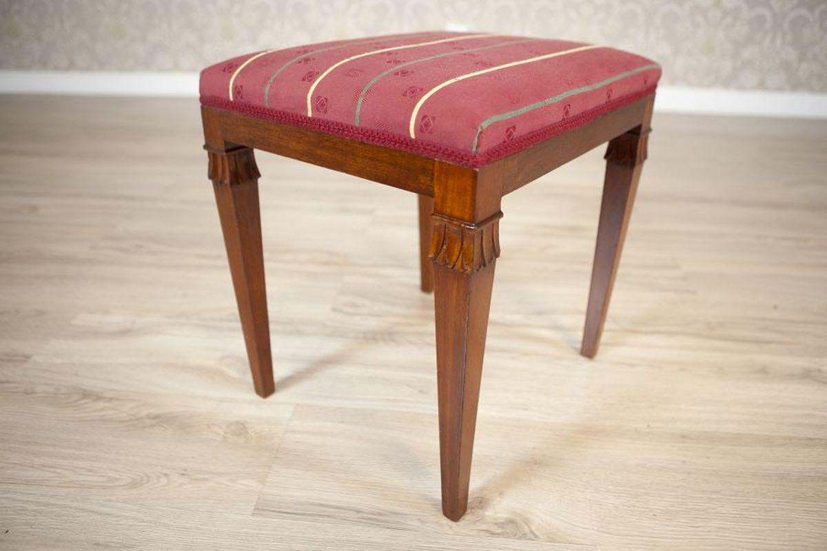 Mid-Century Modern Tabouret rembourré en acajou du 20ème siècle en vente