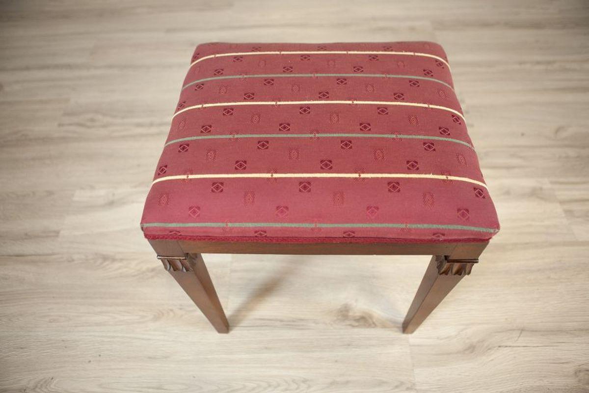 20ième siècle Tabouret rembourré en acajou du 20ème siècle en vente