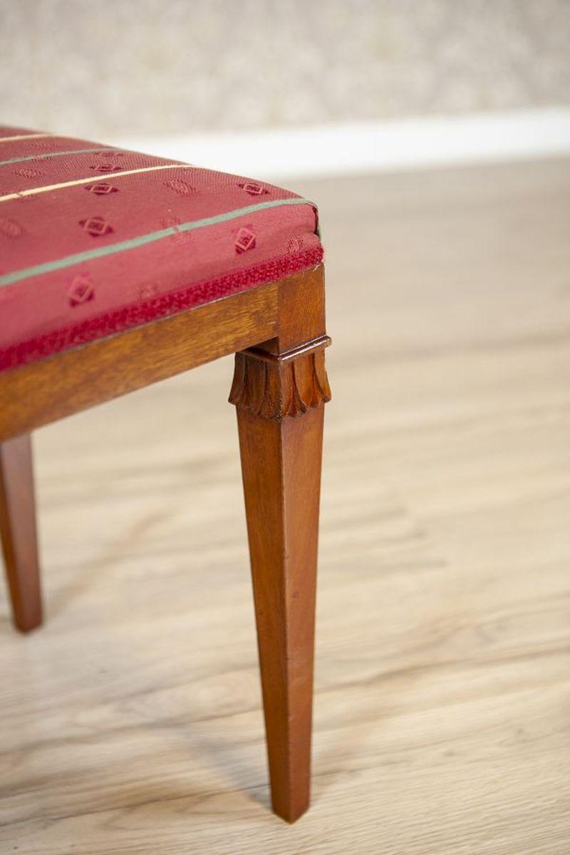 Tabouret rembourré en acajou du 20ème siècle en vente 1