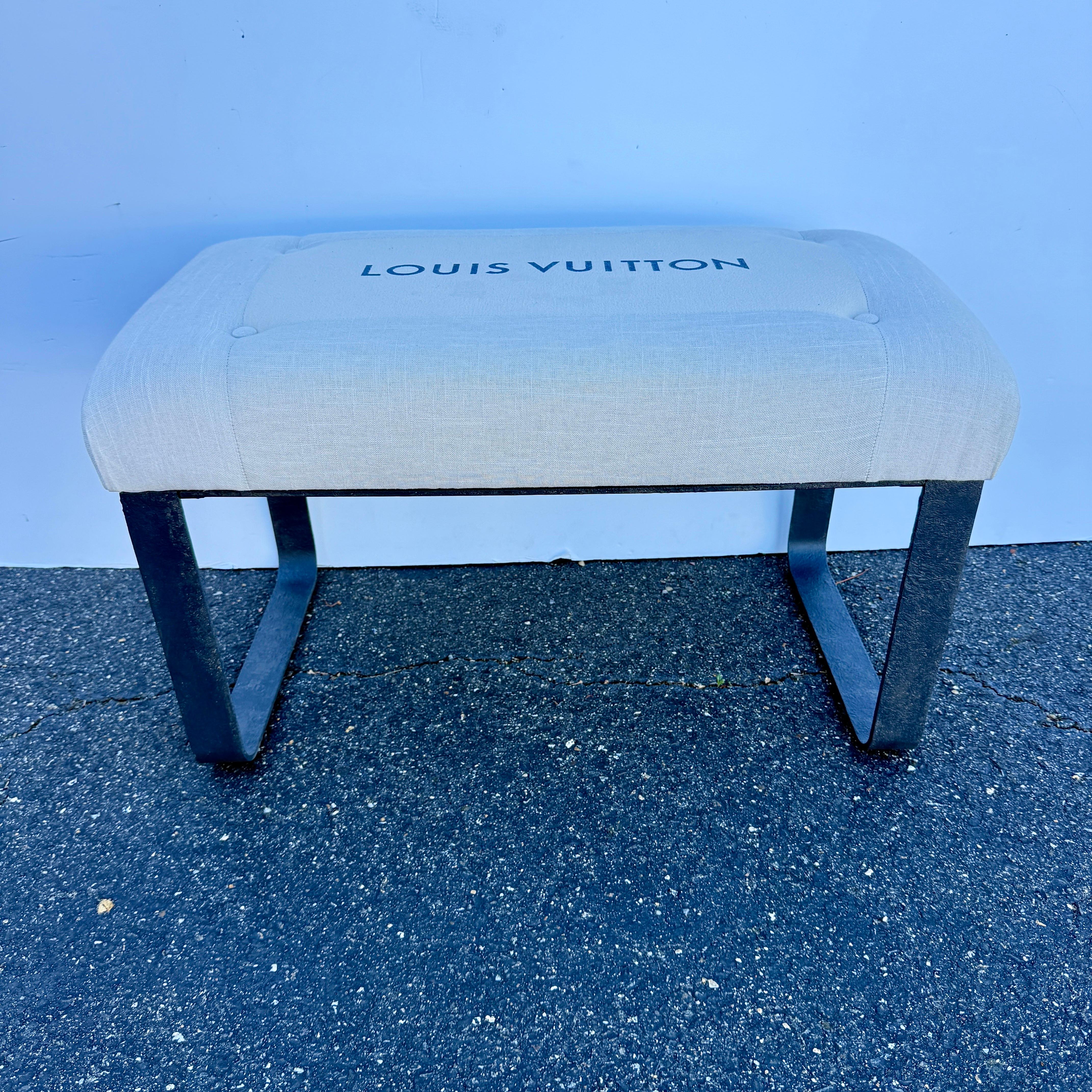 Banc en métal tapissé avec tissu Louis Vuitton, moderne du milieu du siècle dernier en vente 5