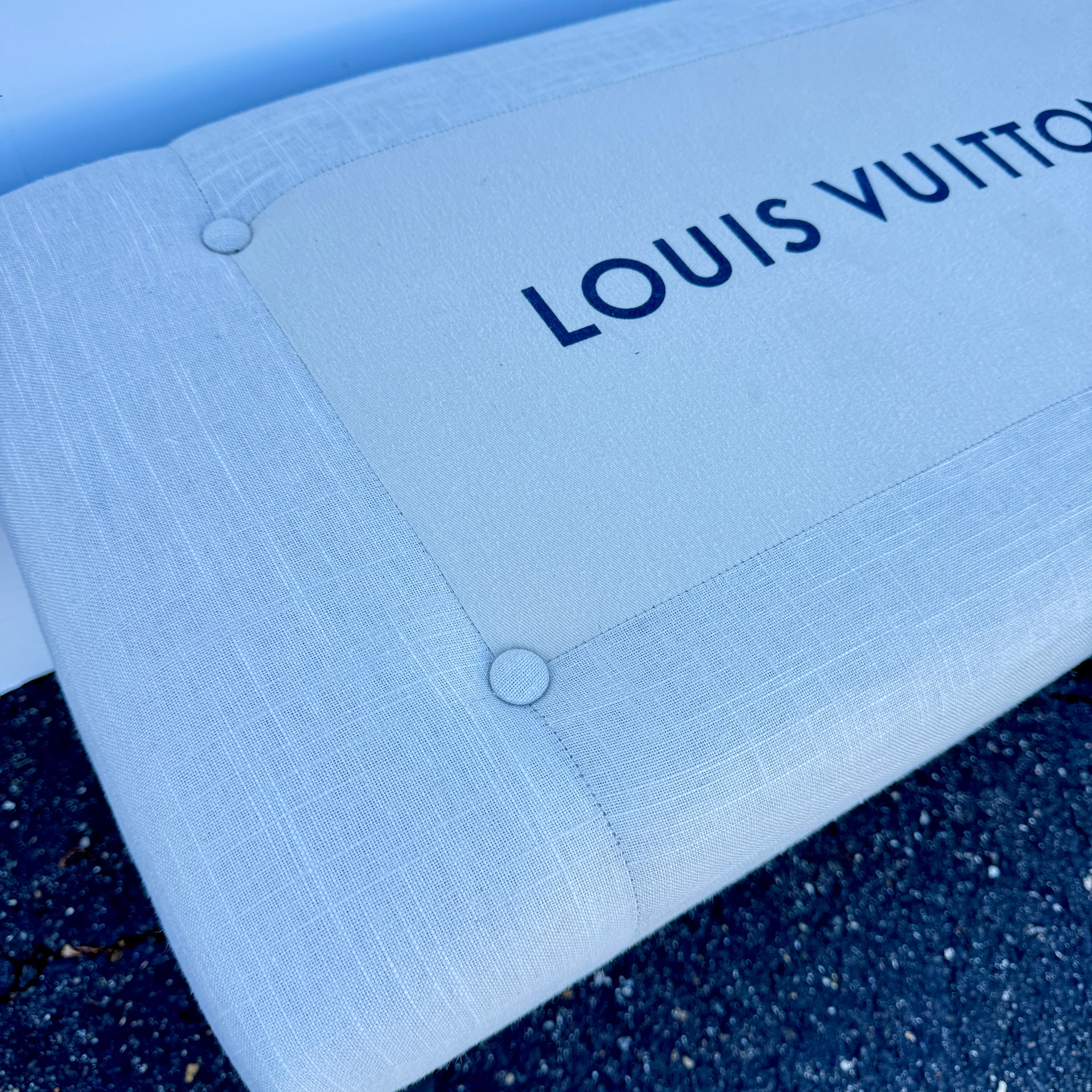 Banc en métal tapissé avec tissu Louis Vuitton, moderne du milieu du siècle dernier en vente 7