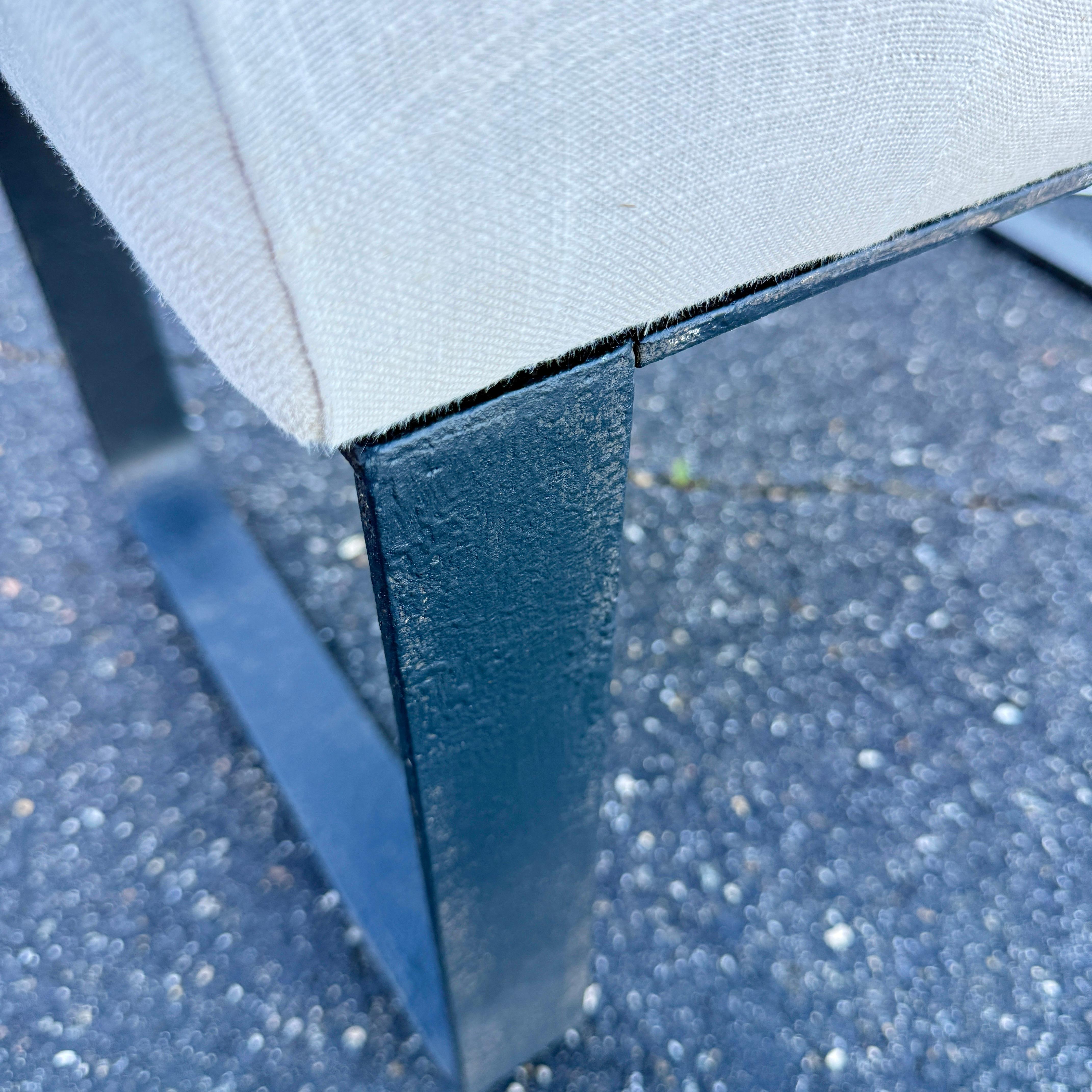 Européen Banc en métal tapissé avec tissu Louis Vuitton, moderne du milieu du siècle dernier en vente