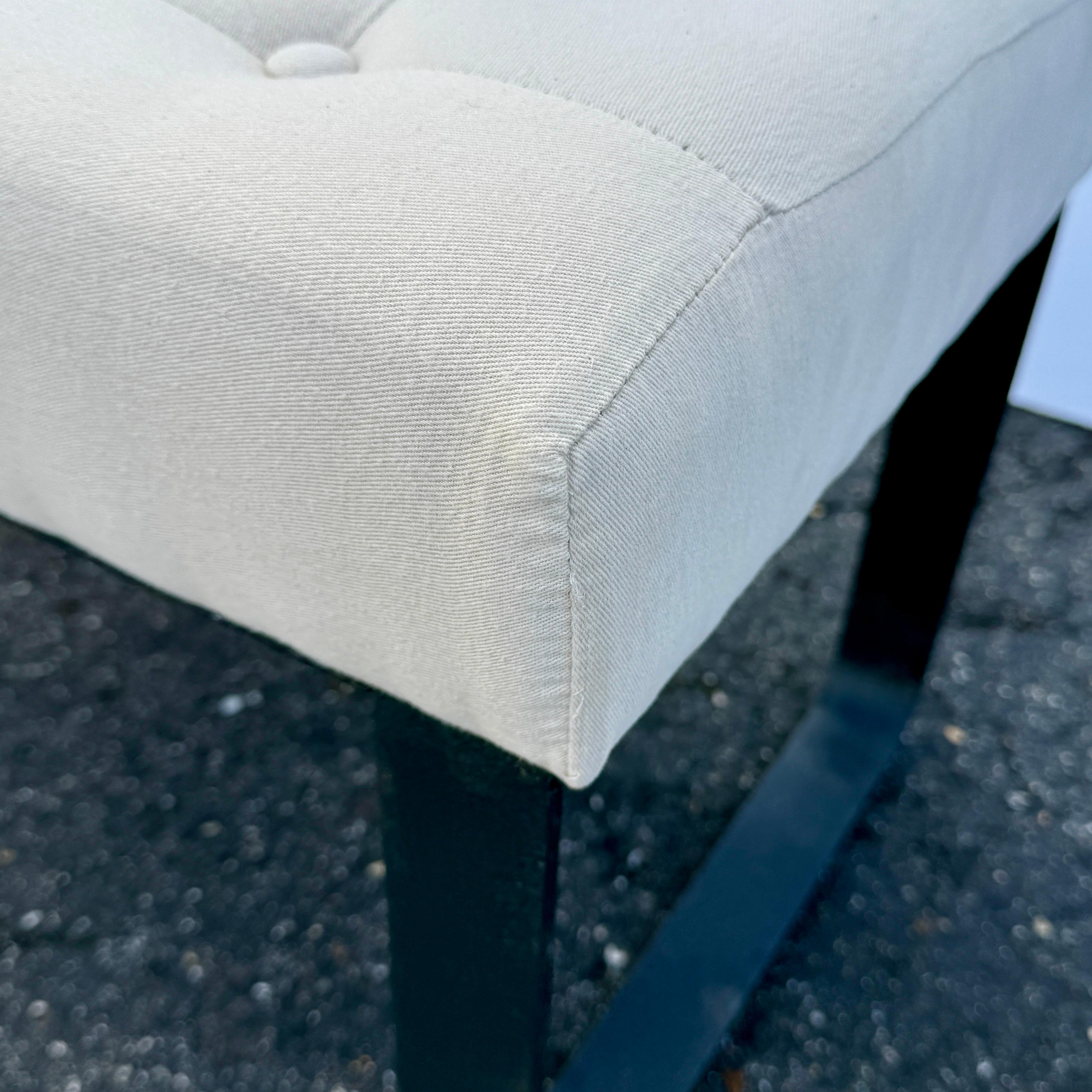 Métal Banc en métal tapissé avec tissu Louis Vuitton, moderne du milieu du siècle dernier en vente