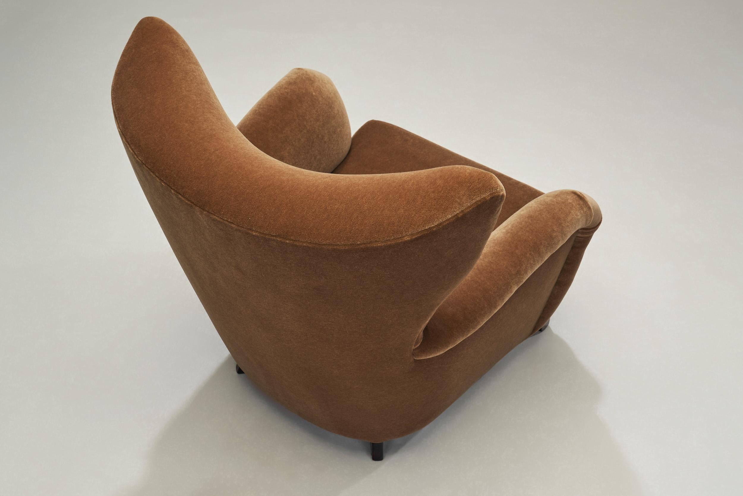 Upholstered Mid-Century Modern Armchair, Europe 20th Century 1