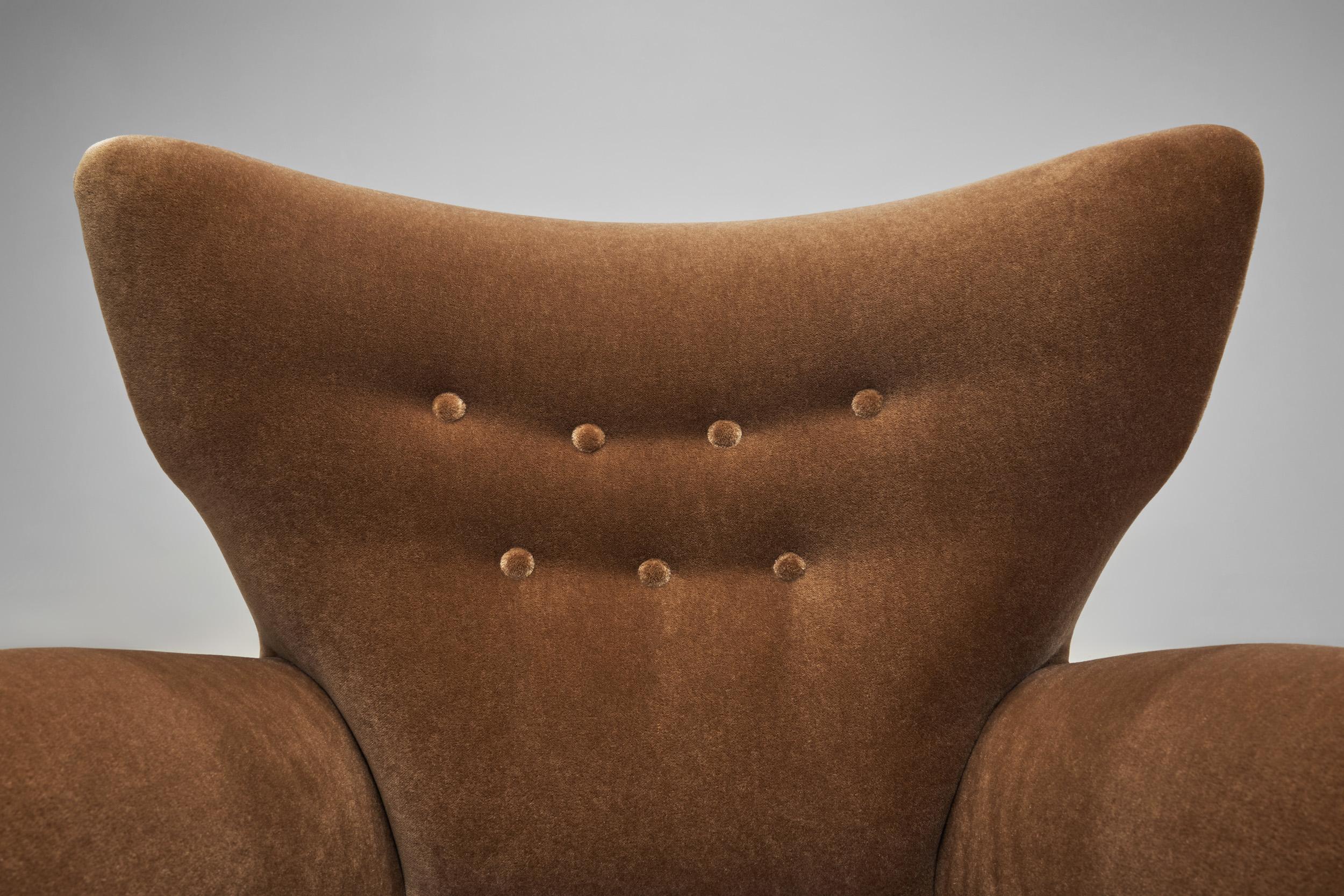 Upholstered Mid-Century Modern Armchair, Europe 20th Century 3