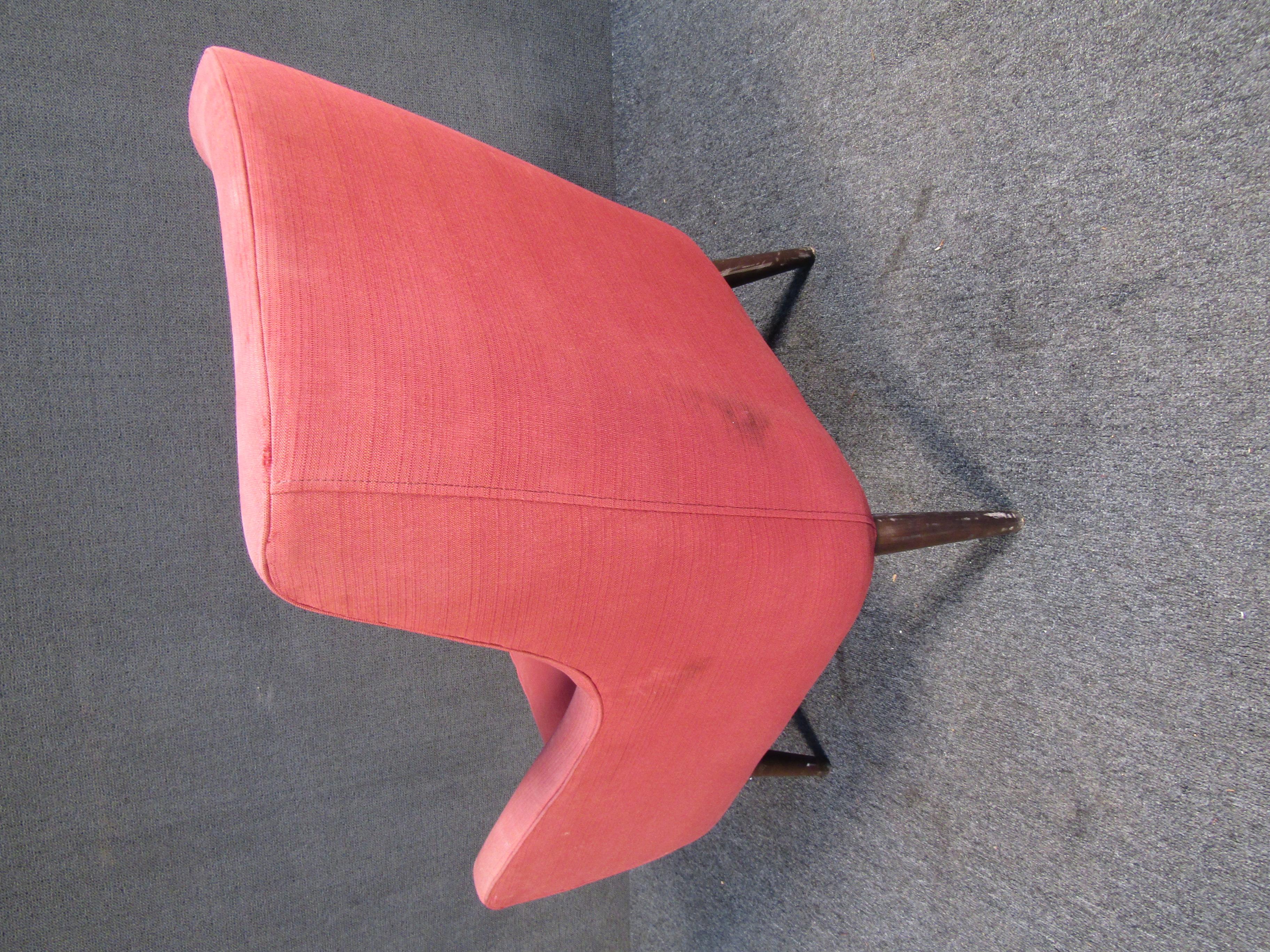 20th Century Mid-Century Modern Lounge Chair For Sale