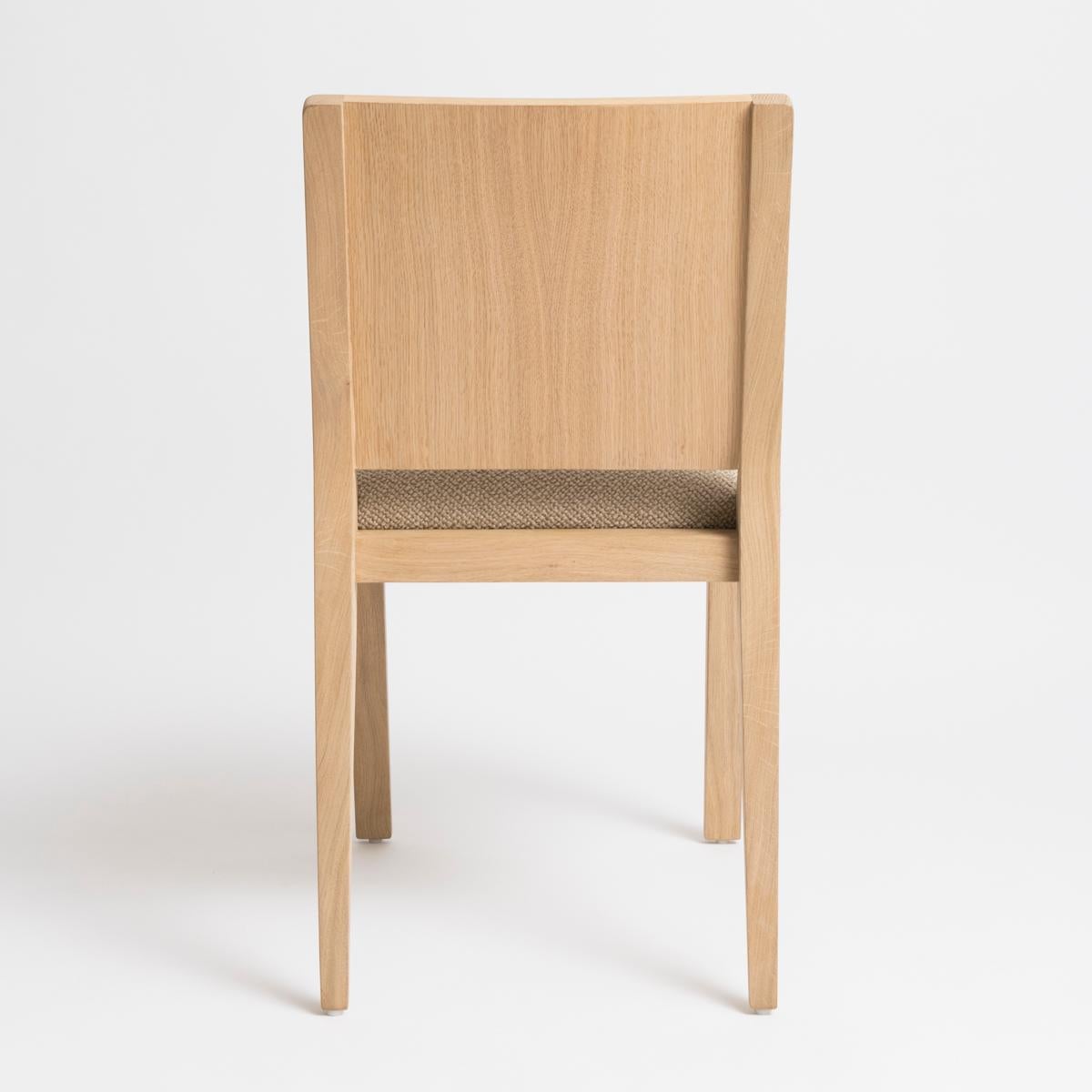 Moderne Chaise contemporaine en chêne rembourrée om5.1 de mjiila en vente