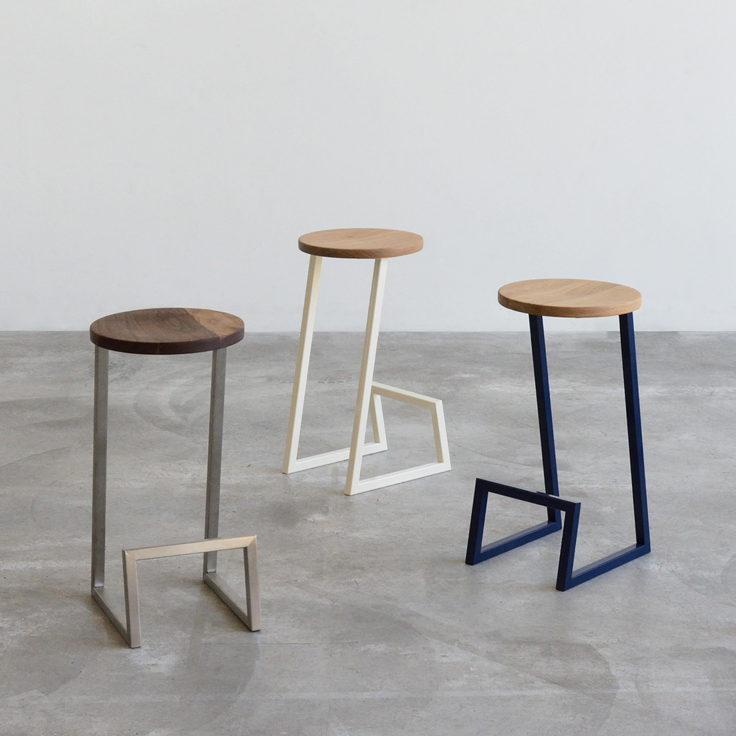 Canadien Tabouret de bar en chêne rembourré Corktown de Hollis & Morris en vente