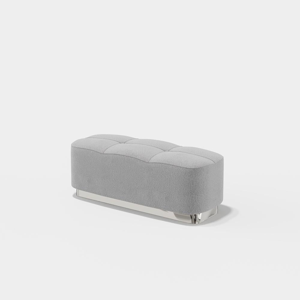 Gepolsterte Ottomane mit geformtem Metallic-Sockel (Polster) im Angebot