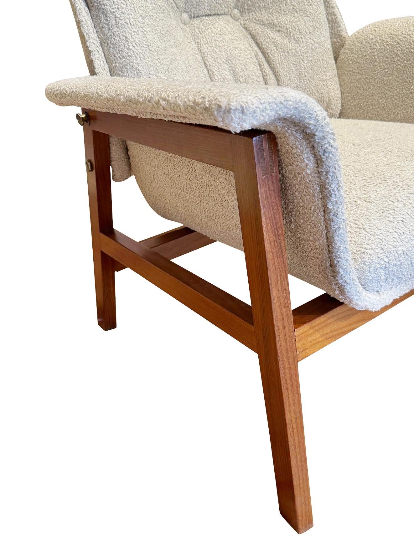 Upholstered Pair Of Club Chairs With Wooden Legs, Italy, Mid Century In Good Condition For Sale In New York, NY