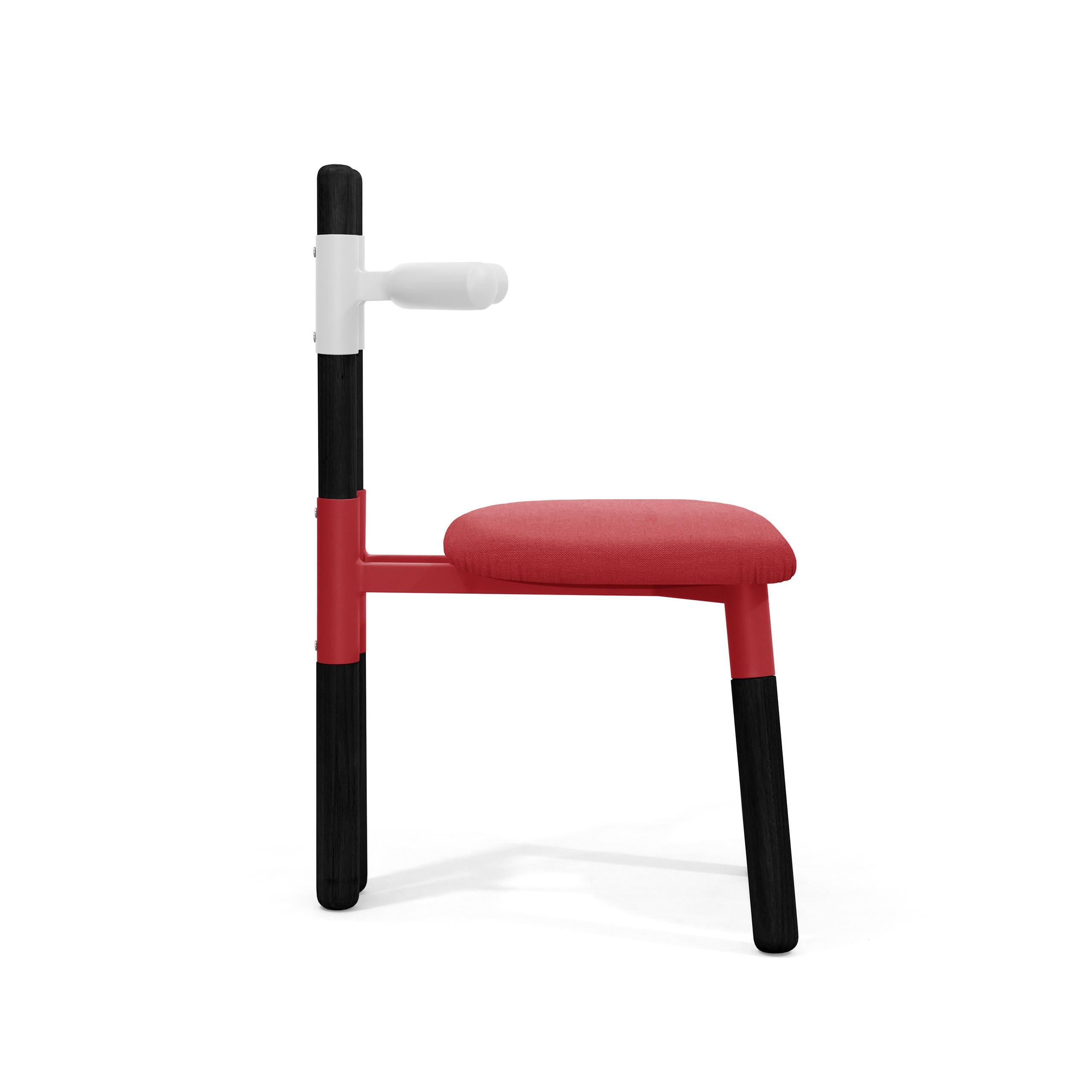 Gepolsterter PK12-Stuhl mit zweifarbiger Stahlstruktur und ebonisierten Beinen von Paulo Kobylka (Brasilianisch) im Angebot