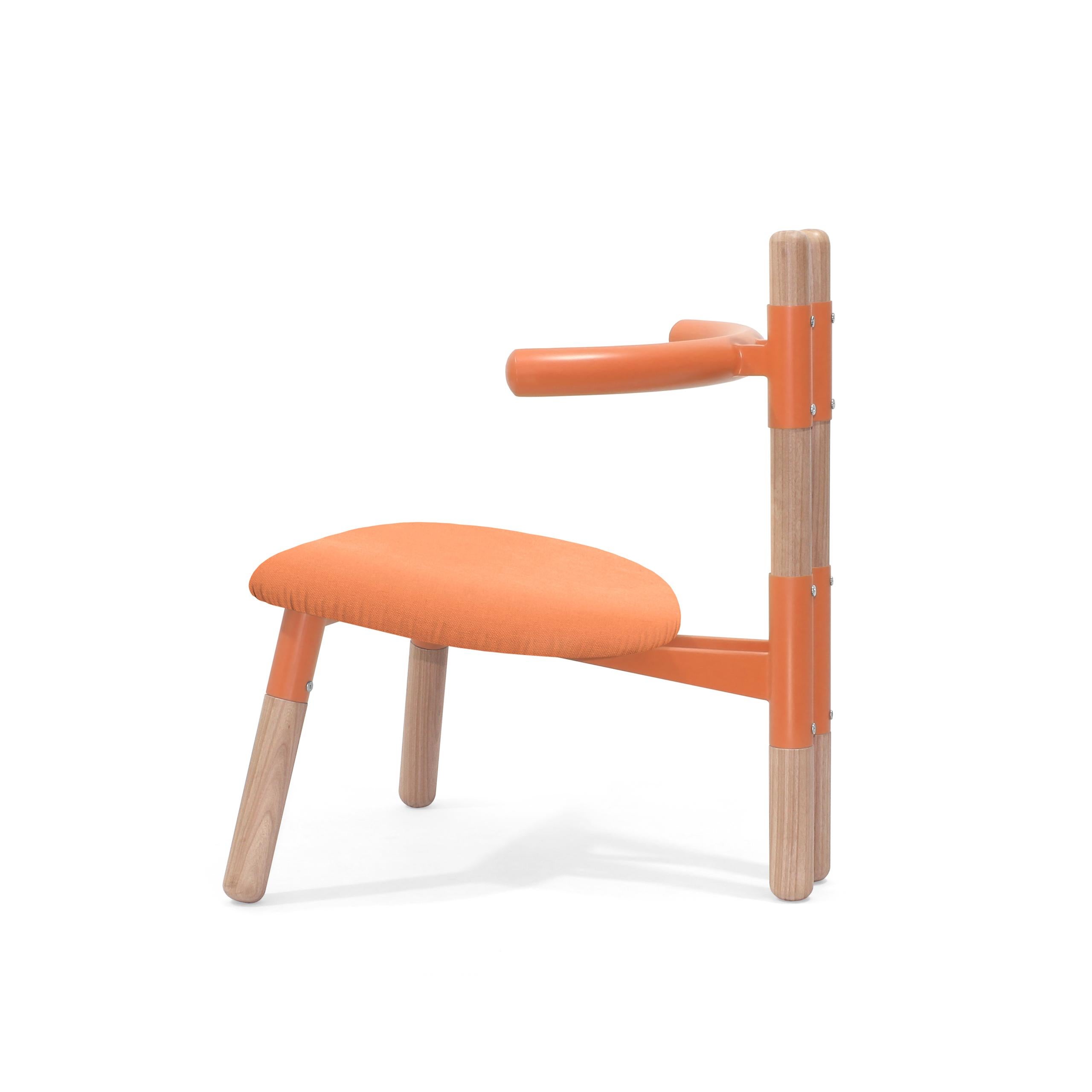 Upholstered PK13 Armchair, Steel Structure and Turned Wood Legs by Paulo Kobylka For Sale 1