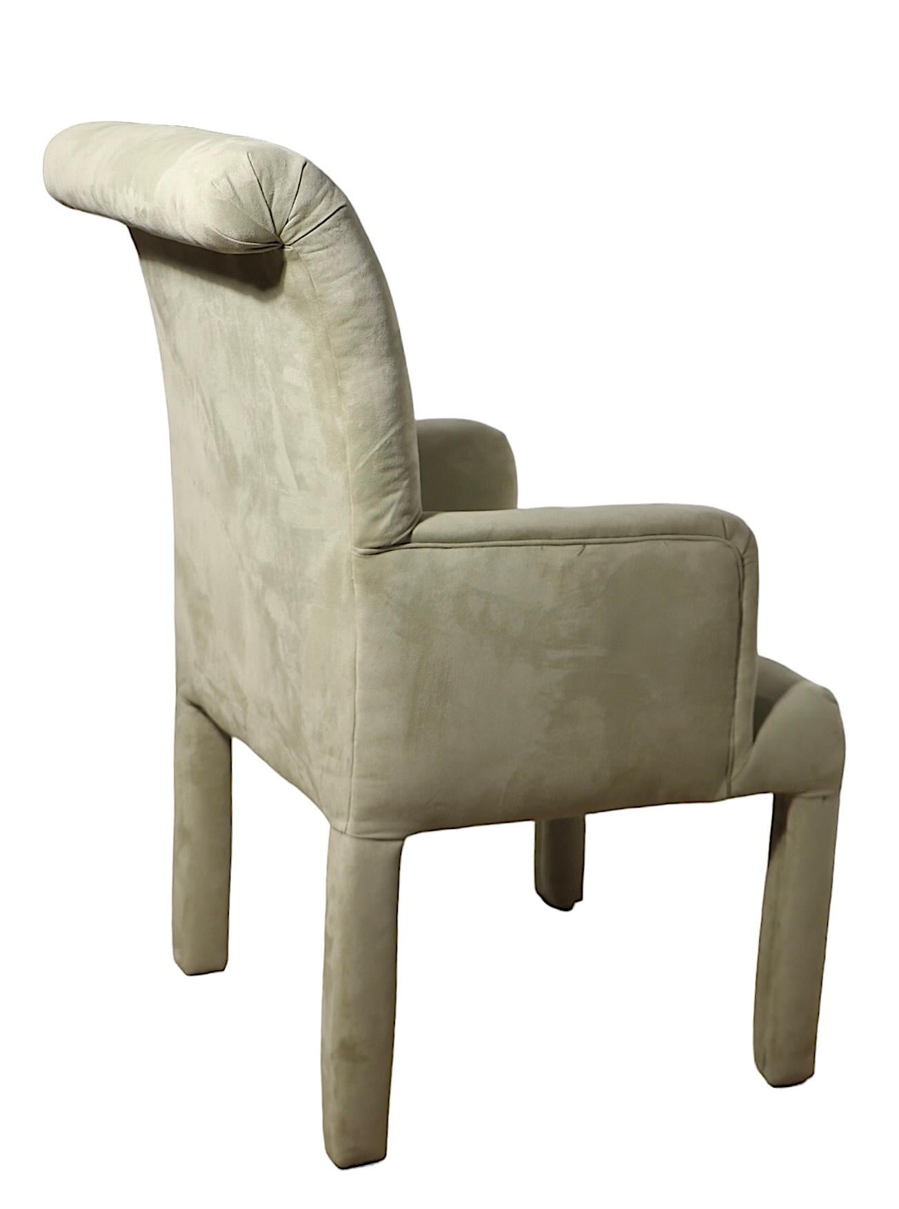 Poltrona imbottita postmoderna Hollywood Regency in Ultrasuede di Directional in vendita 2