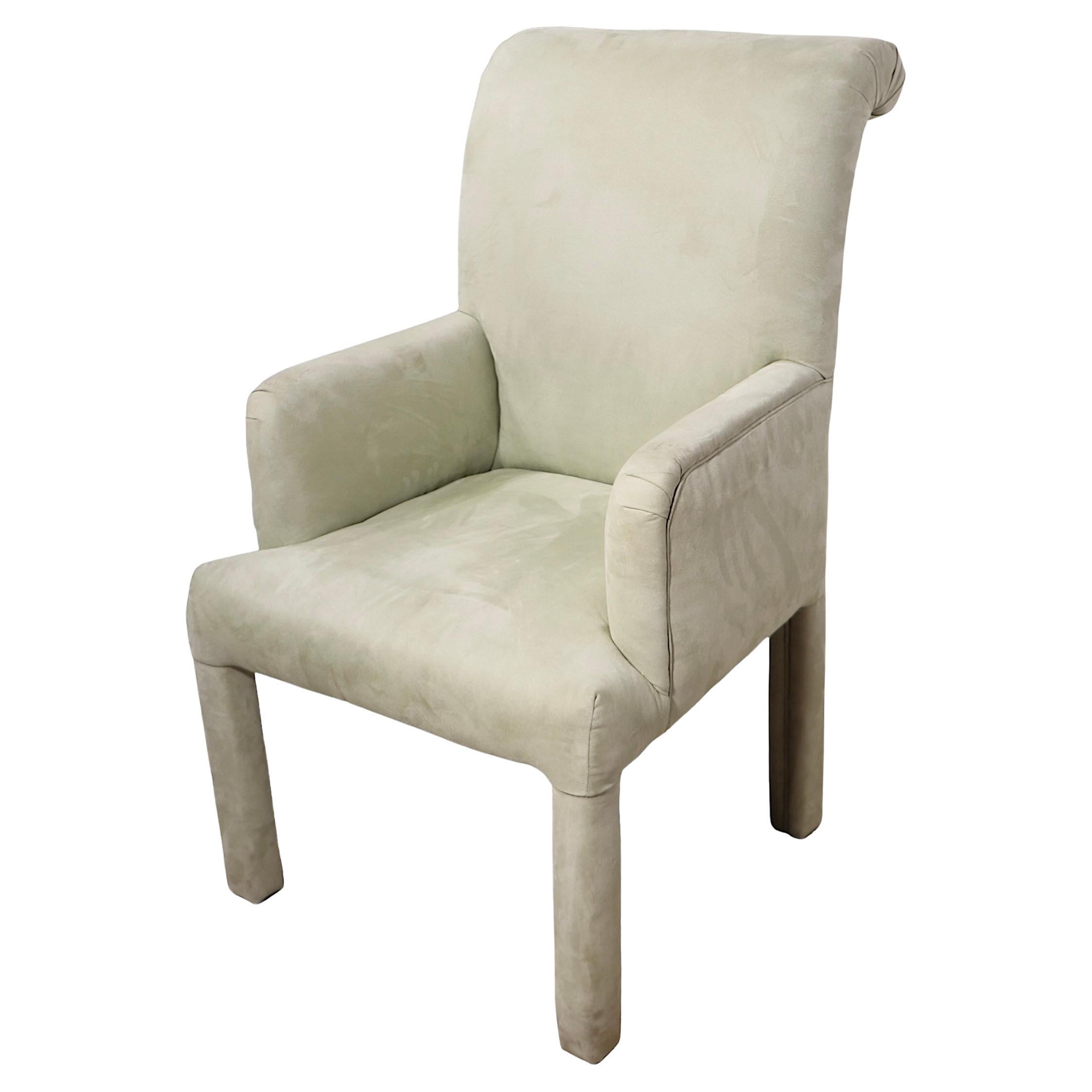 Poltrona imbottita postmoderna Hollywood Regency in Ultrasuede di Directional in vendita