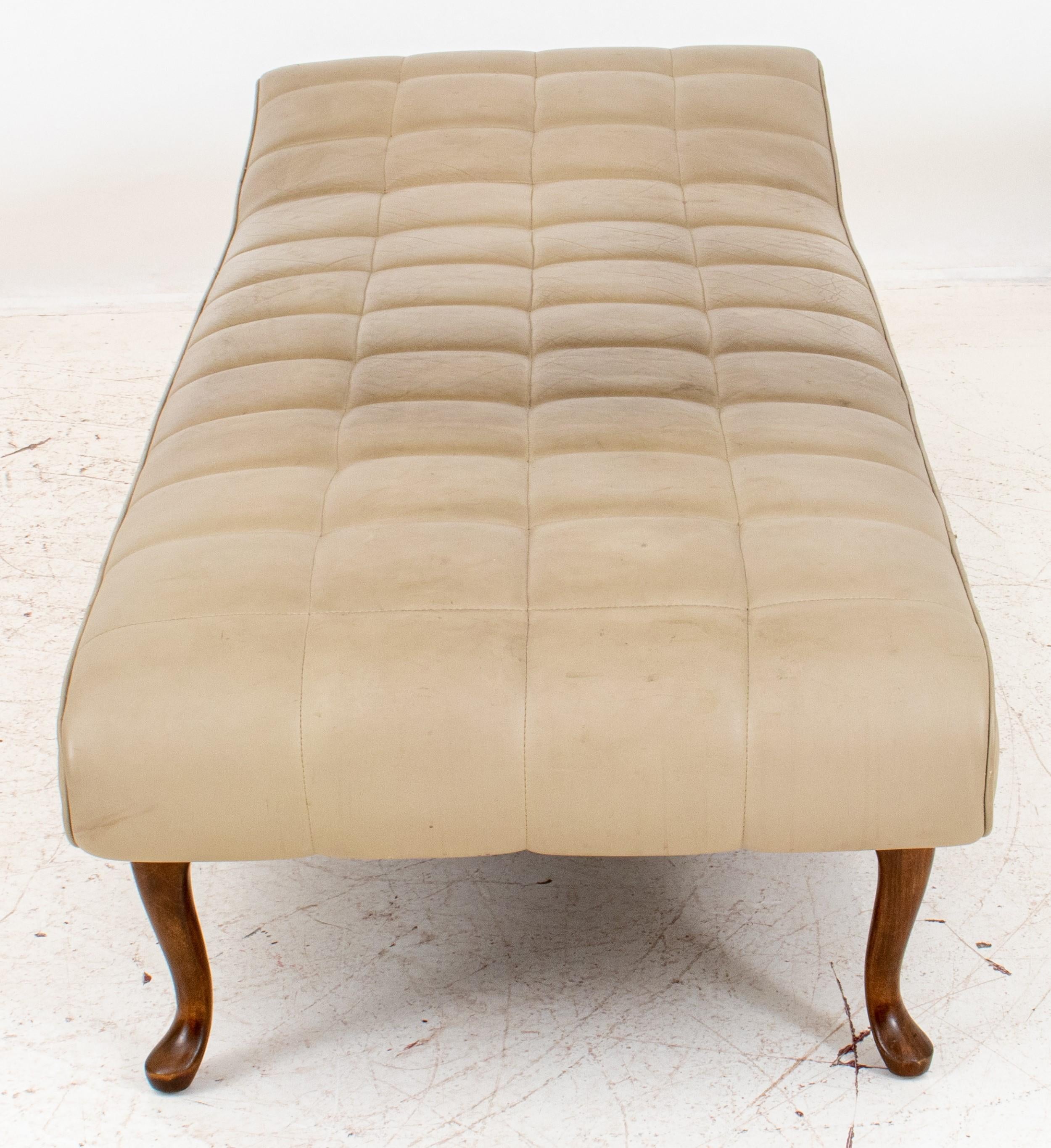 Upholstered Tufted Chaise Lounge Couch In Good Condition For Sale In New York, NY