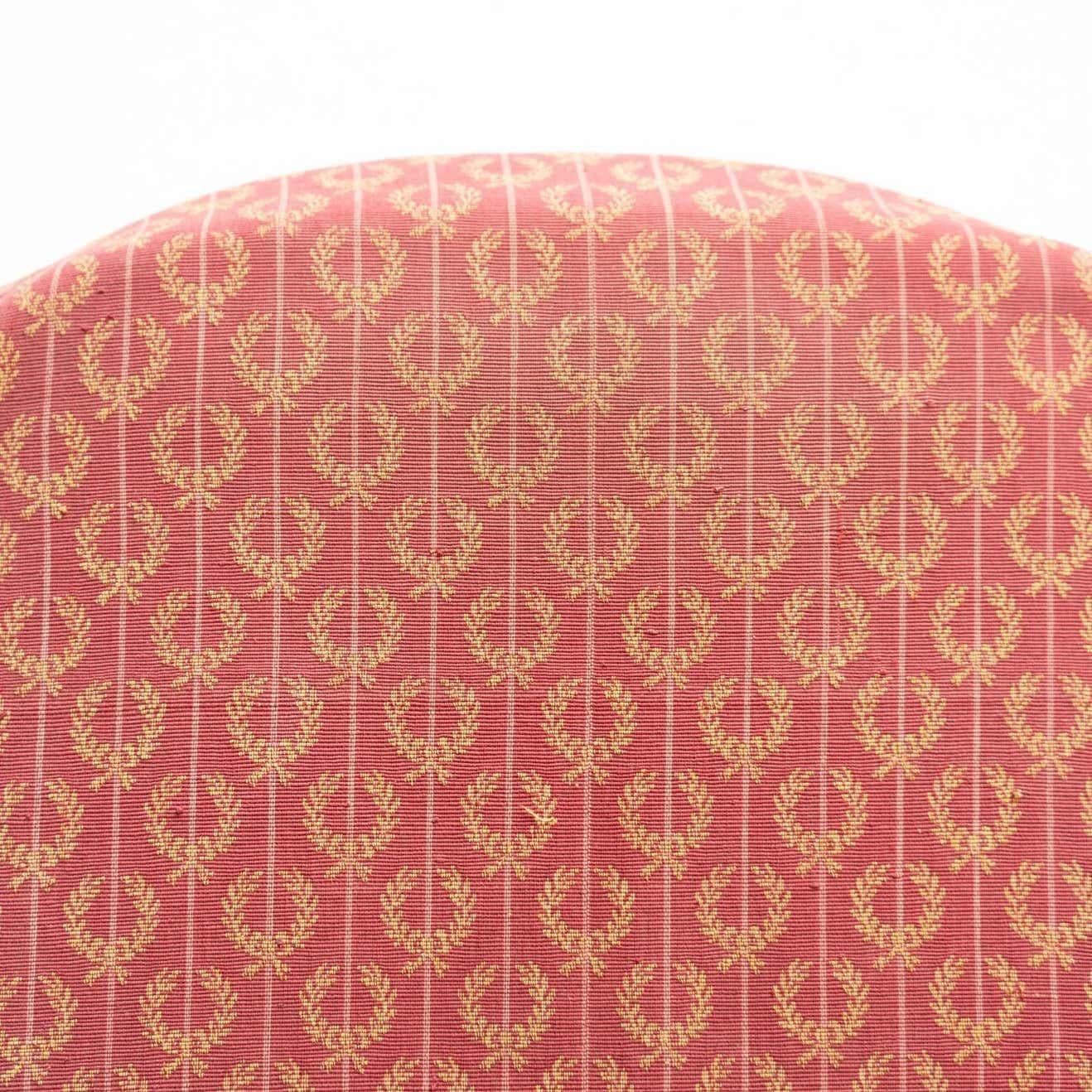 Gepolsterter Vintage-Sessel mit Sphinx-Verzierungen, um 1940 im Angebot 4