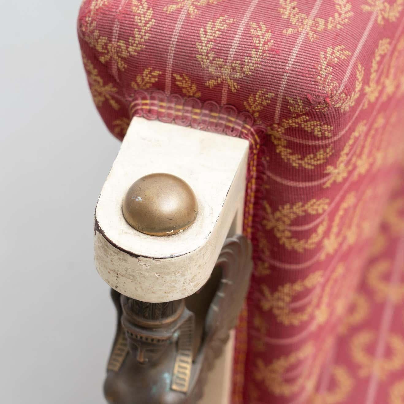 Gepolsterter Vintage-Sessel mit Sphinx-Verzierungen, um 1940 im Angebot 5