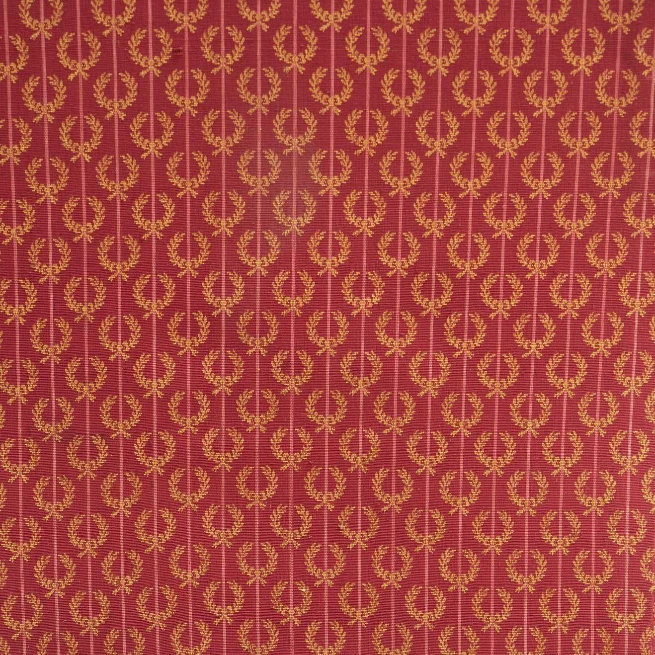 Gepolsterter Vintage-Sessel mit Sphinx-Verzierungen, um 1940 im Angebot 11