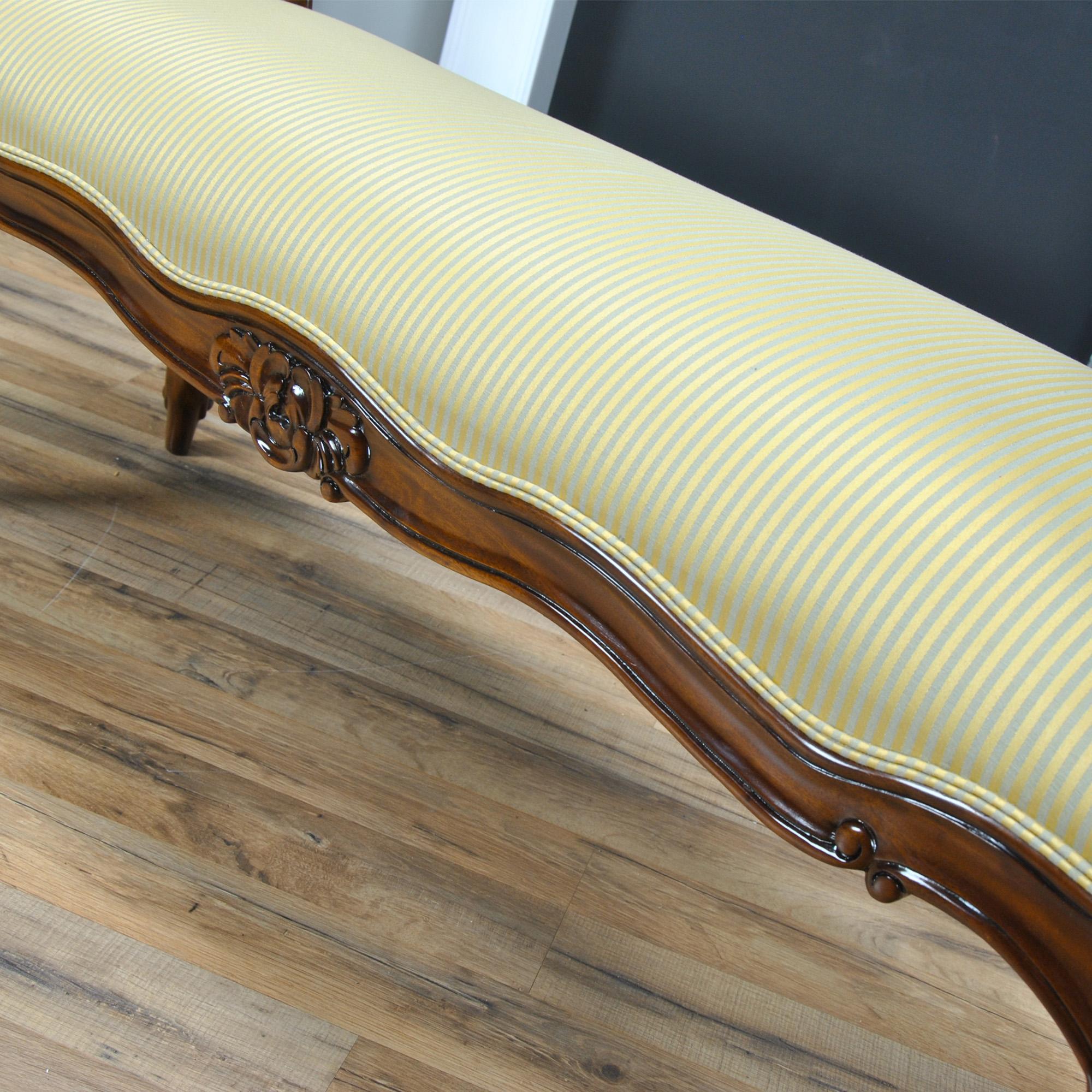 Upholstered Window Bench  In New Condition For Sale In Annville, PA