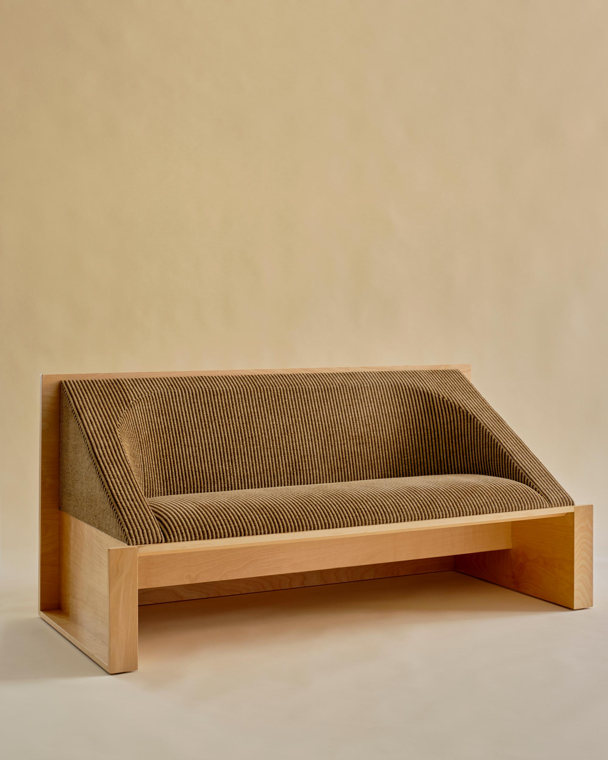 Banc ou Loveseat Perception tapissé, en bois par Known Work Neuf - En vente à Brooklyn, NY