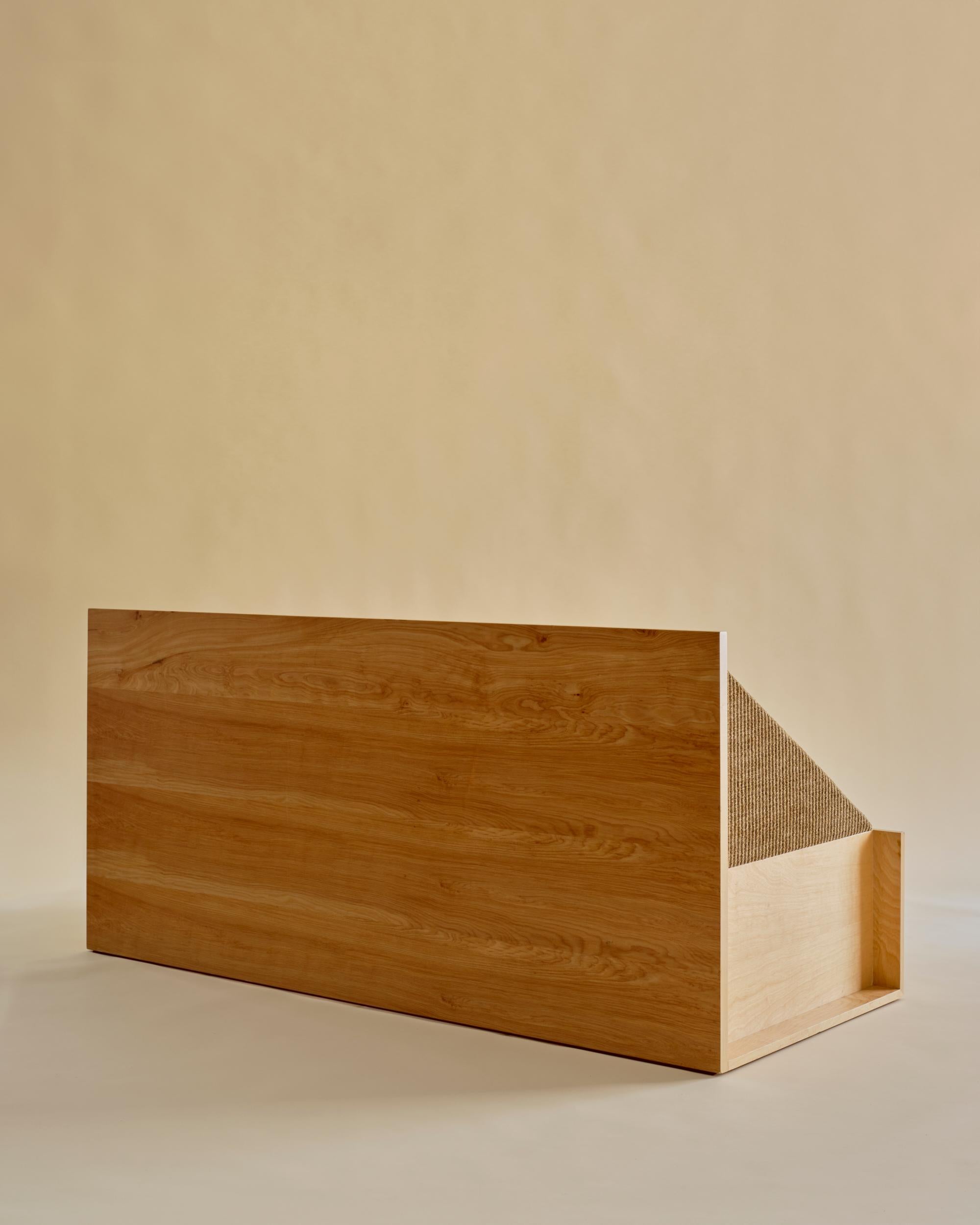 XXIe siècle et contemporain Banc ou Loveseat Perception tapissé, en bois par Known Work en vente