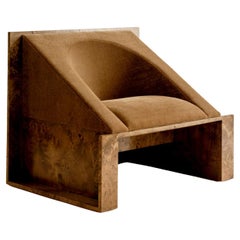 Silla Perception tapizada y con marco de madera, de Known Work